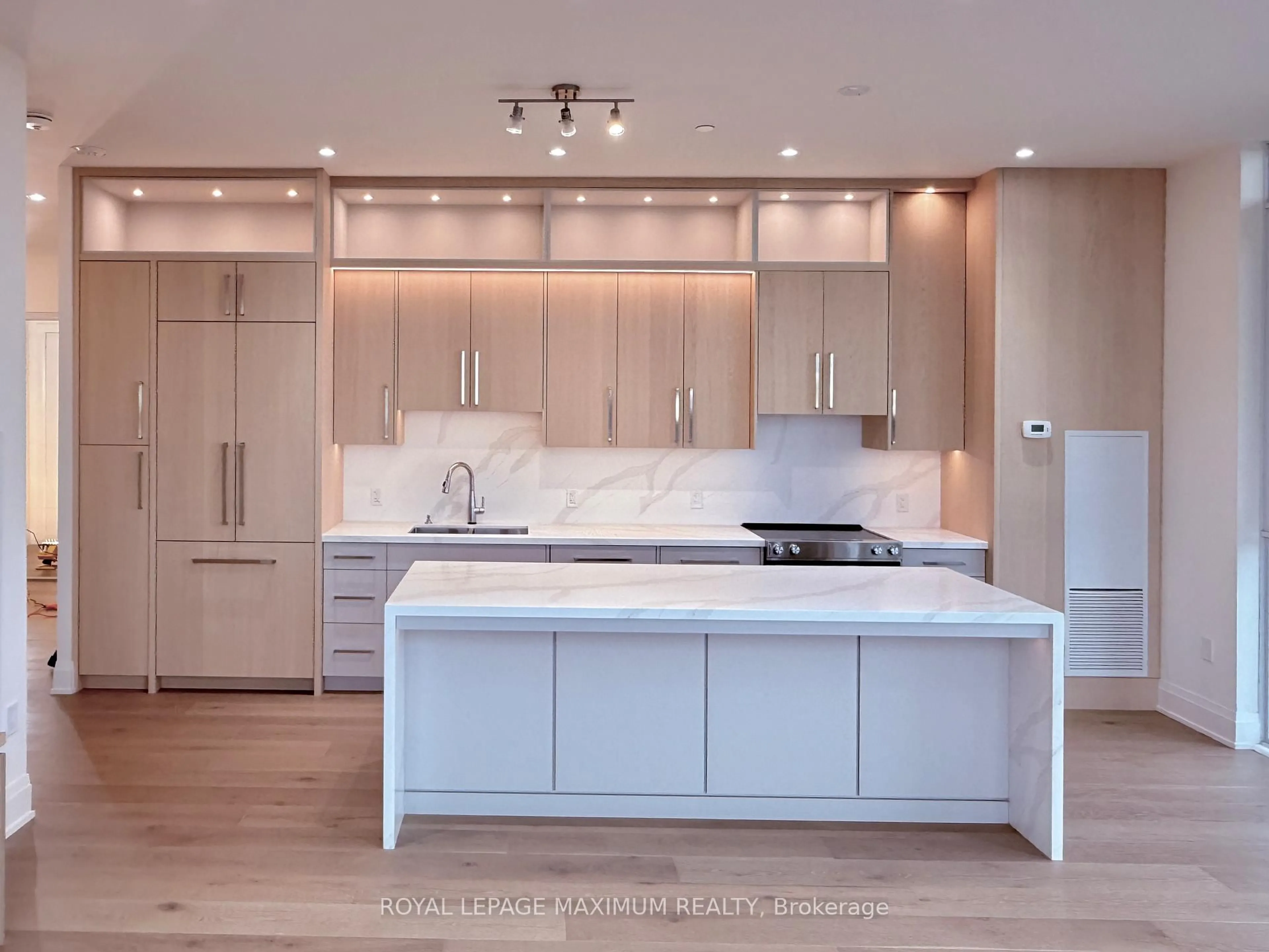 Contemporary kitchen, unknown for 9000 Jane St #PH 212, Vaughan Ontario L4K 2M9