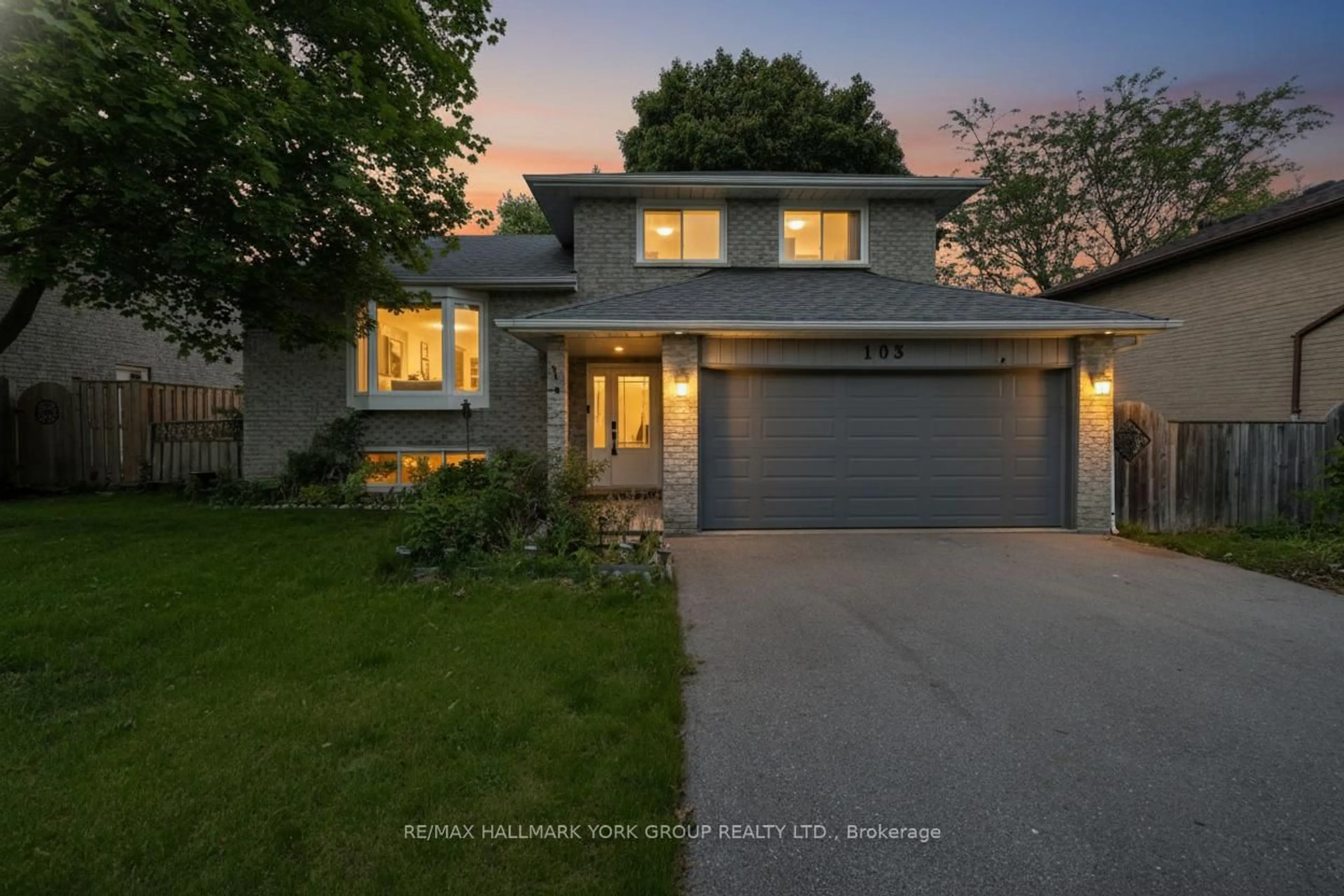 Home with brick exterior material, street for 103 Wood Cres, Bradford West Gwillimbury Ontario L3Z 2G4