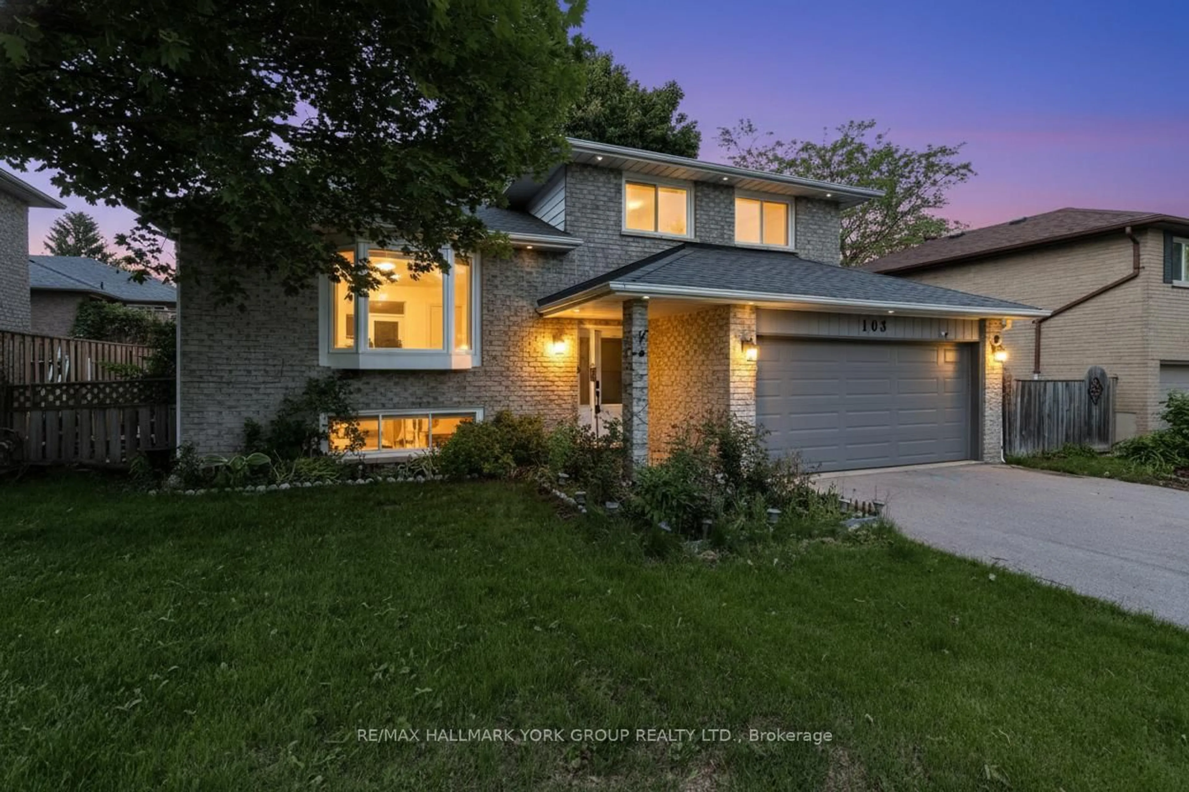 Home with brick exterior material, street for 103 Wood Cres, Bradford West Gwillimbury Ontario L3Z 2G4