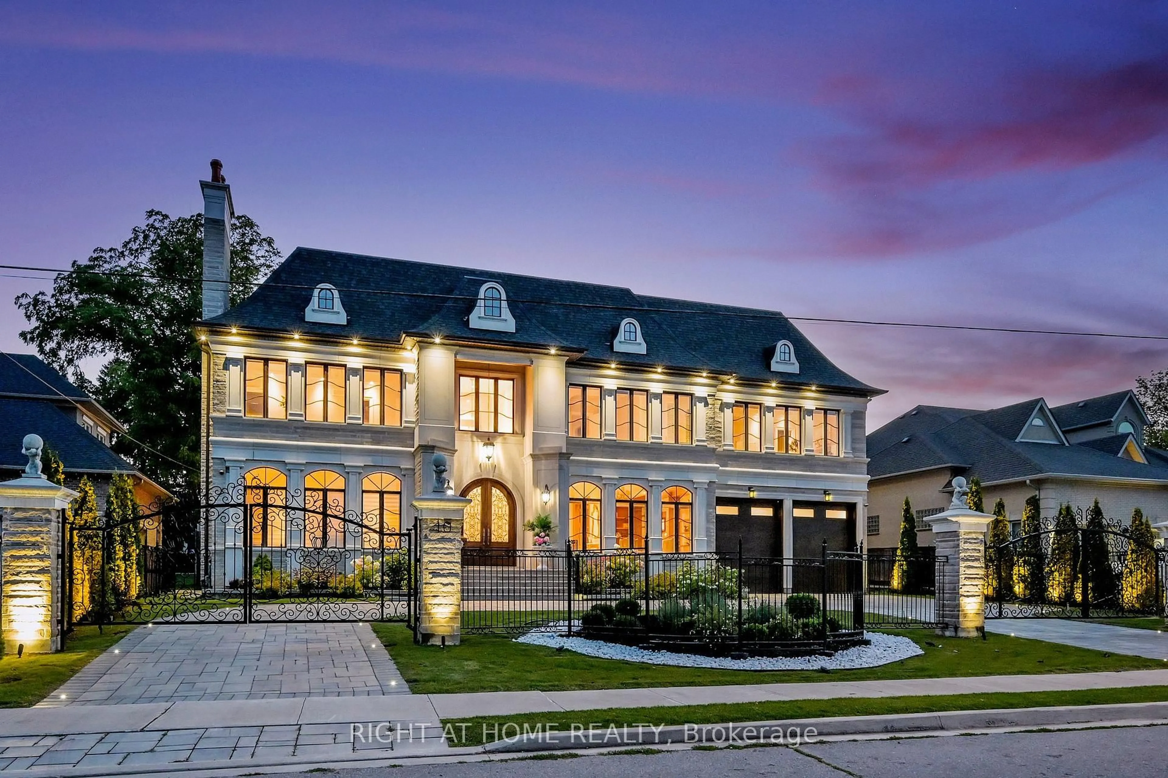 Home with brick exterior material, street for 10 Yongeview Ave, Richmond Hill Ontario L4C 7A4