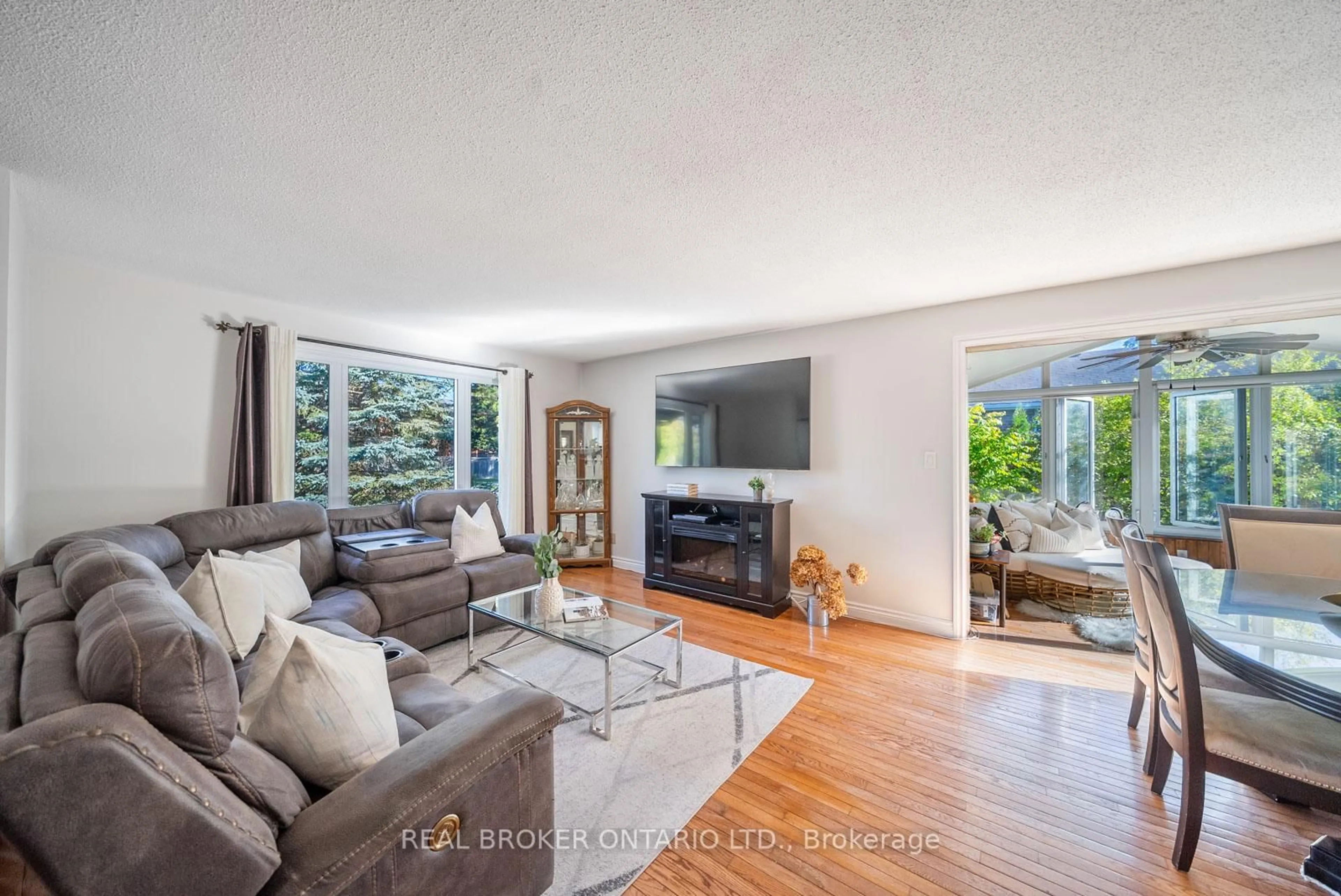 Living room with furniture, unknown for 118 Patterson St, New Tecumseth Ontario L0G 1A0