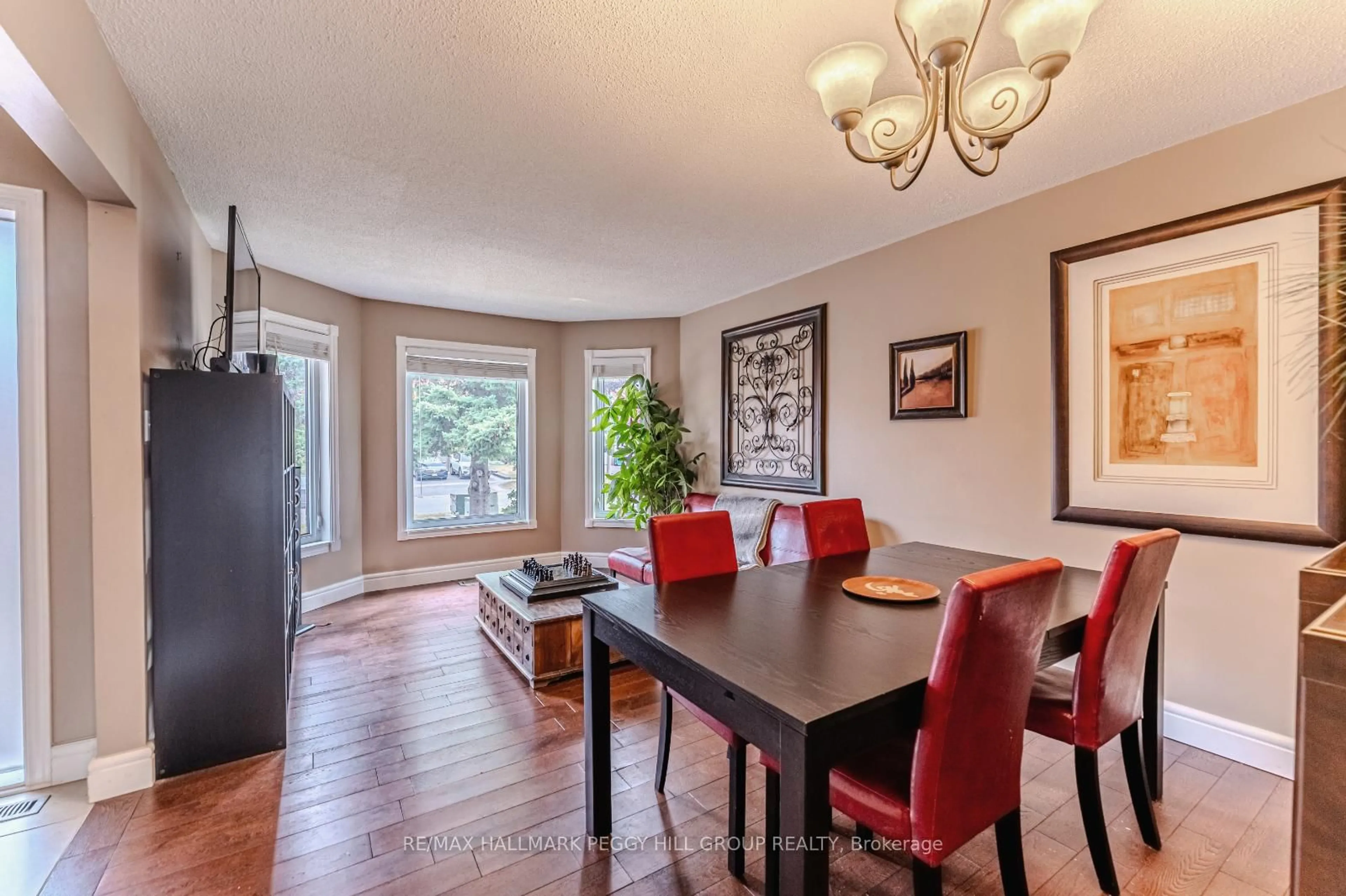 Dining room, wood/laminate floor for 122 Fletcher St, Bradford West Gwillimbury Ontario L3Z 2Y9