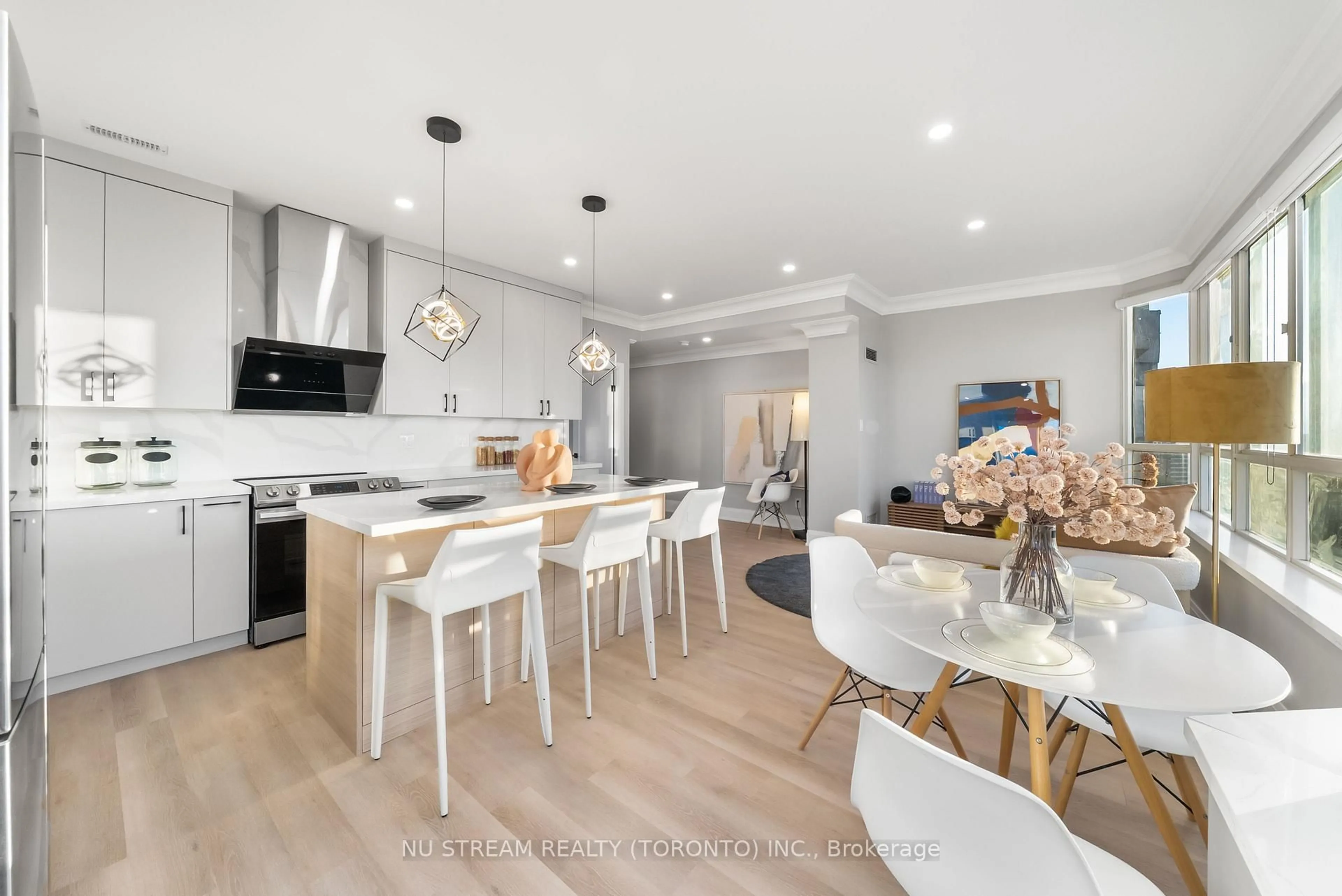 Open concept kitchen, unknown for 33 Weldrick Rd #Ph3, Richmond Hill Ontario L4C 8W4