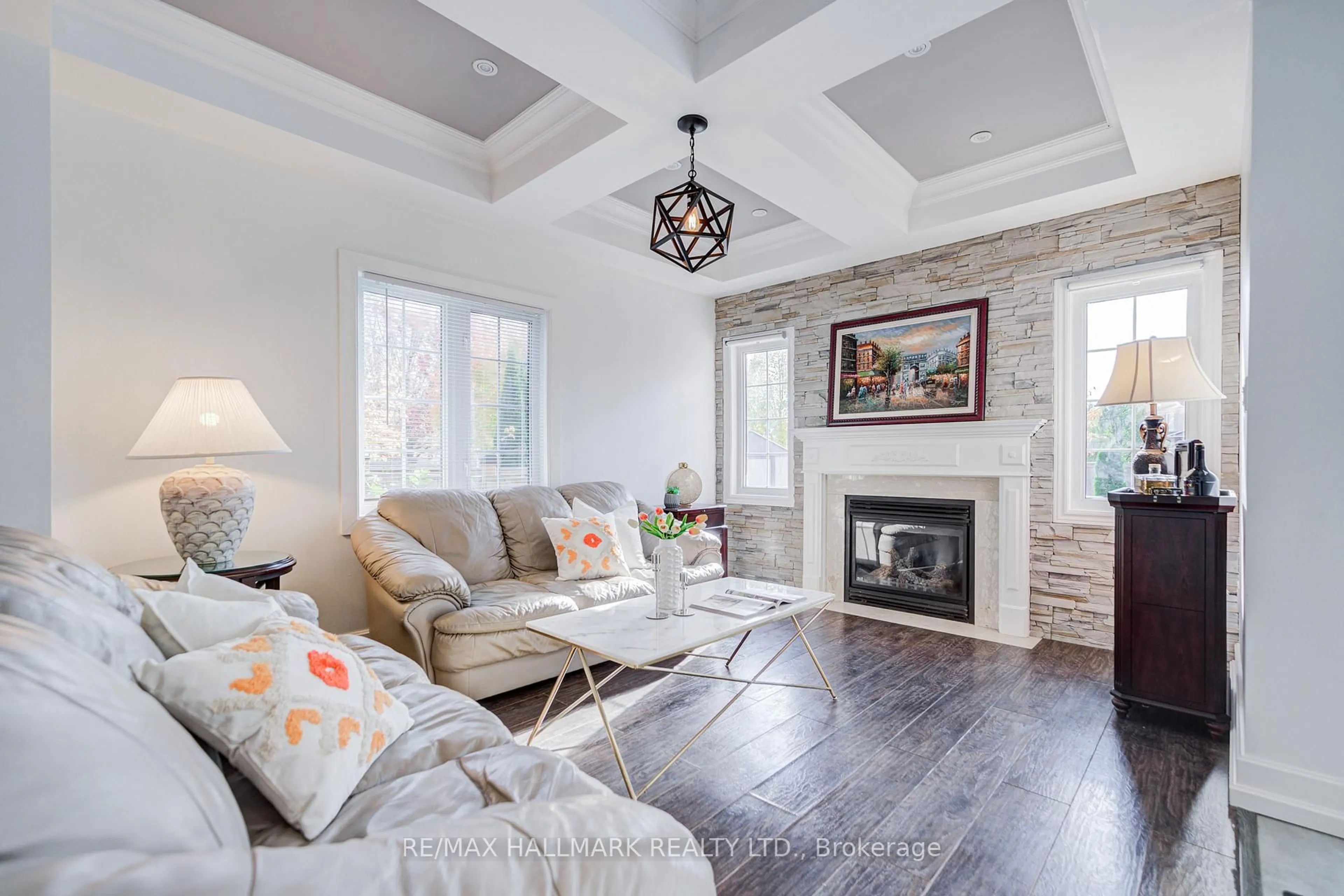 Living room with furniture, wood/laminate floor for 8 Glendower Cres, Georgina Ontario L4P 0A5