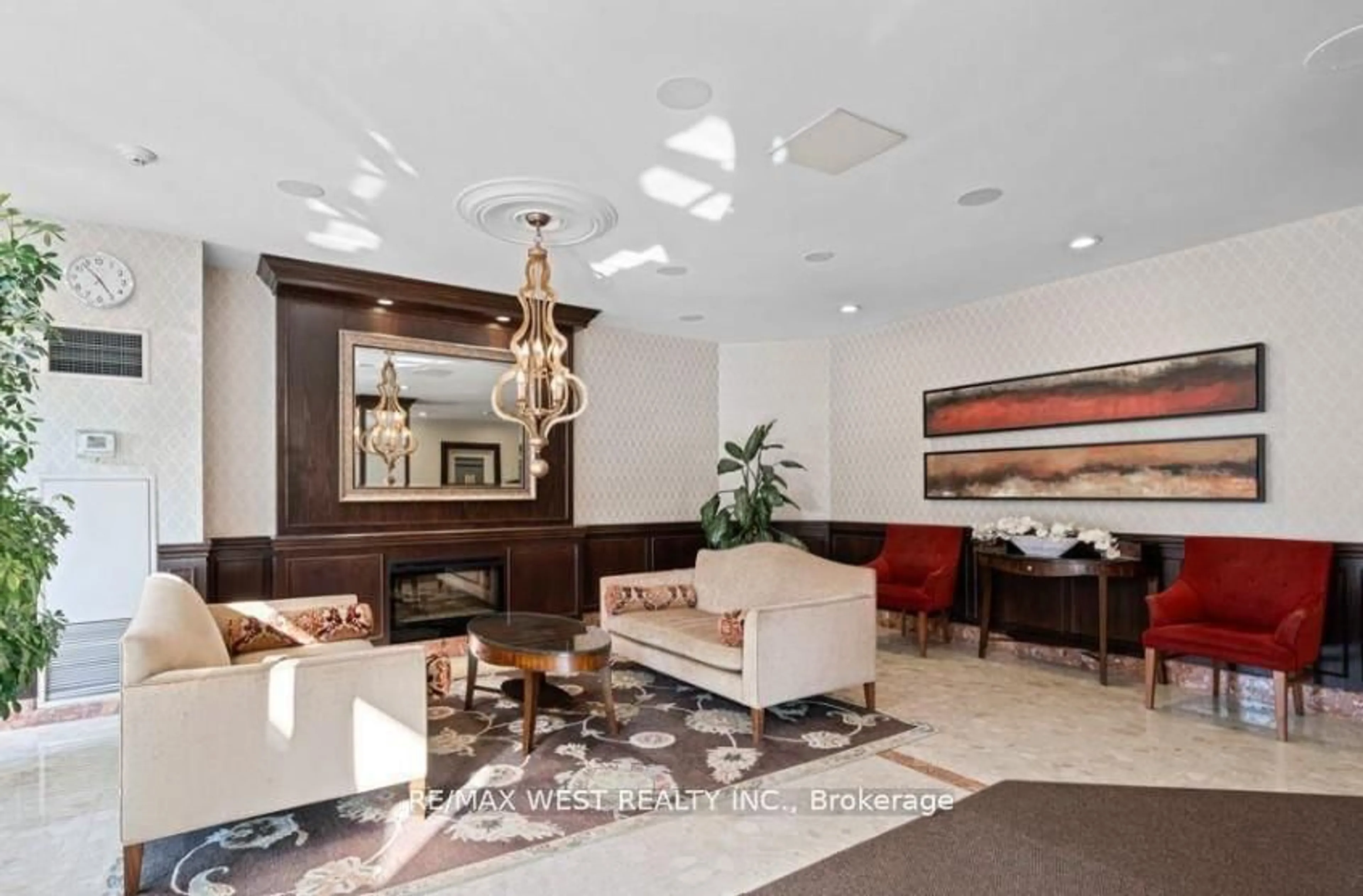 Lobby for 33 Weldrick Rd #501, Richmond Hill Ontario L4C 8W4