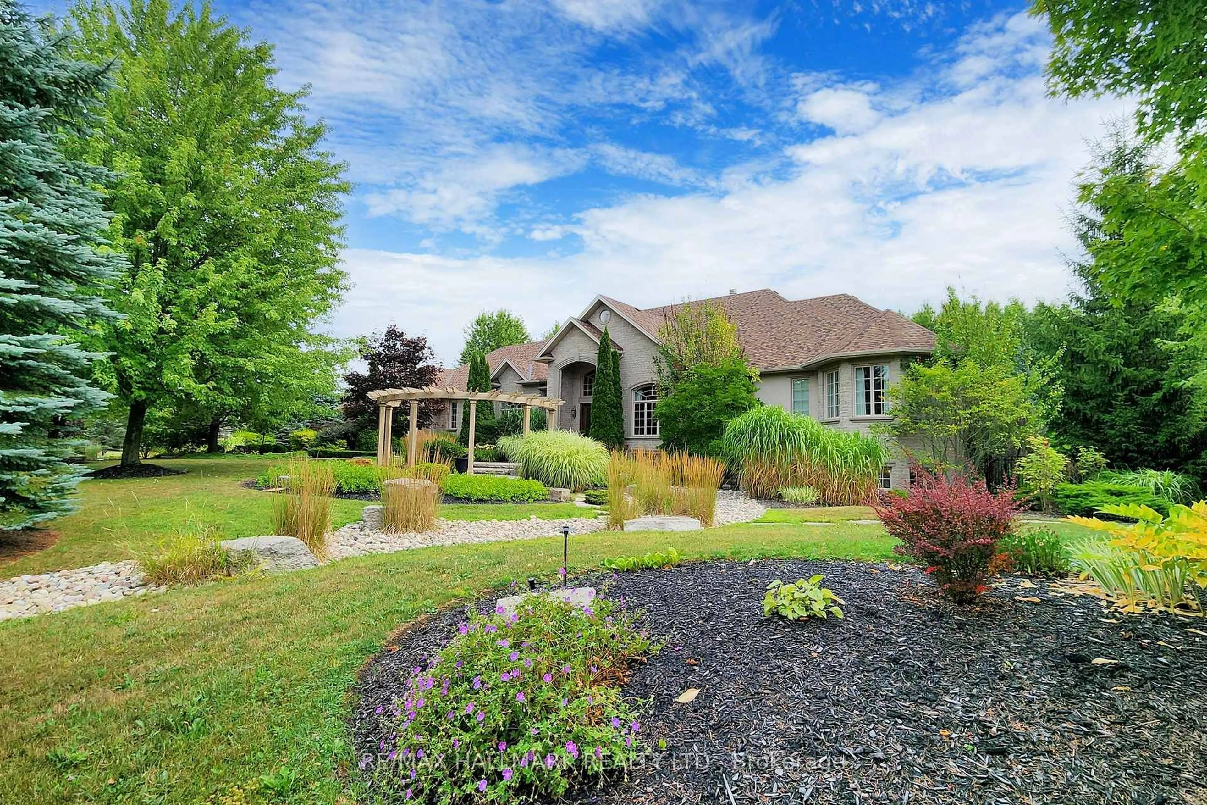 Patio, water/lake/river/ocean view for 63 Grayfield Dr, Whitchurch-Stouffville Ontario L4A 0B1