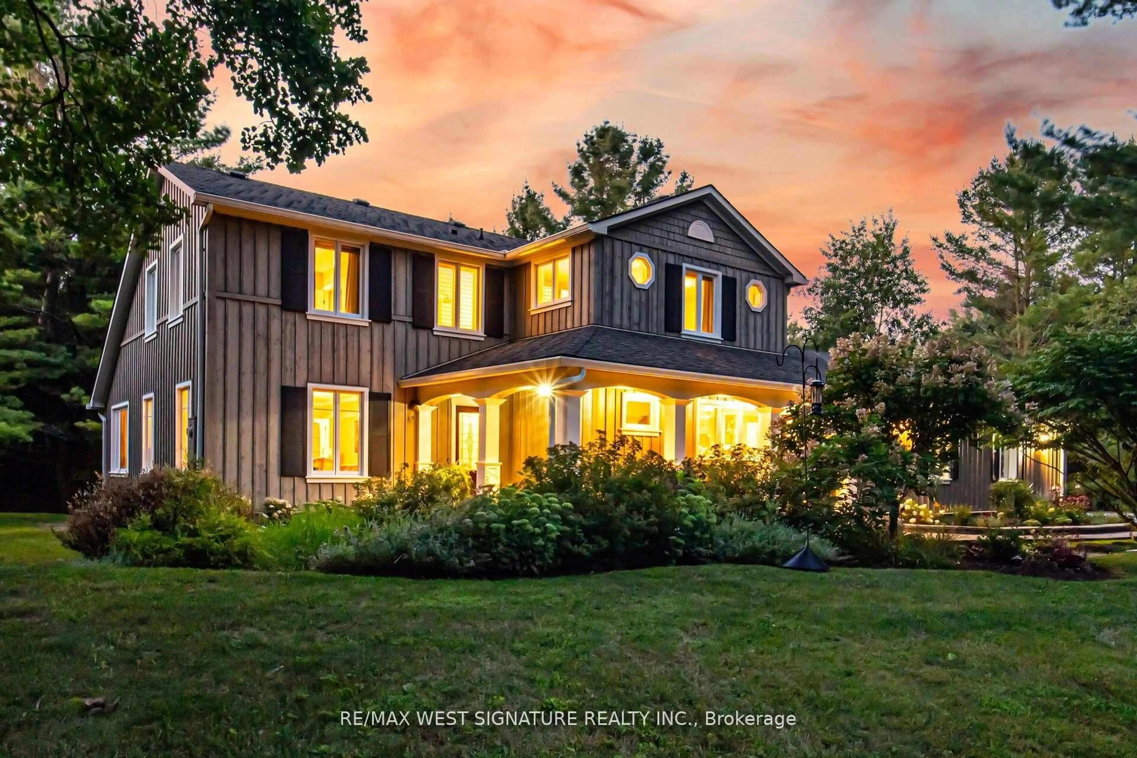 Unknown for 351 Dearbourne Ave, King Ontario L7B 1A3