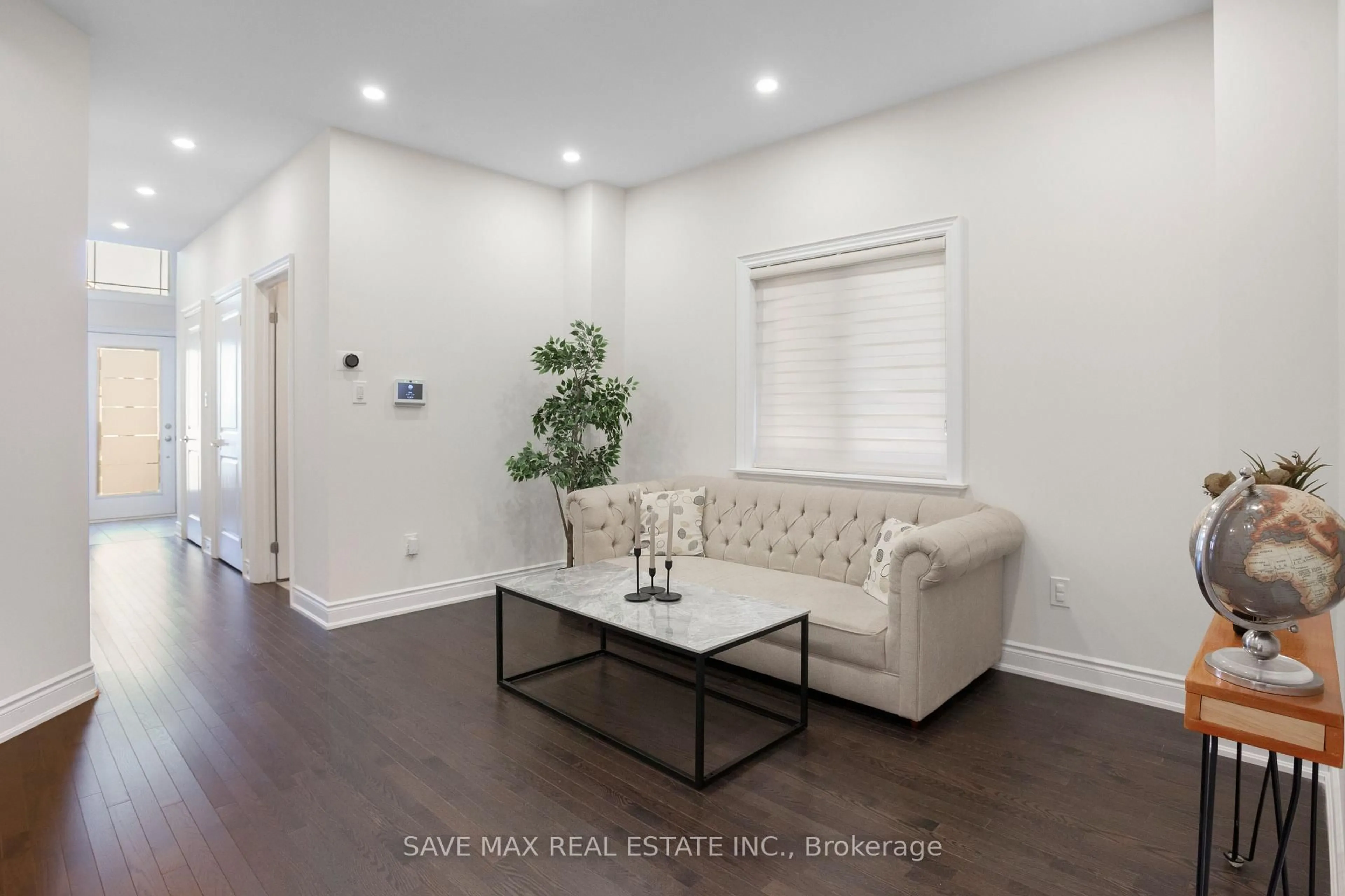 Living room with furniture, unknown for 163 Sutherland Ave, Bradford West Gwillimbury Ontario L3Z 4H6