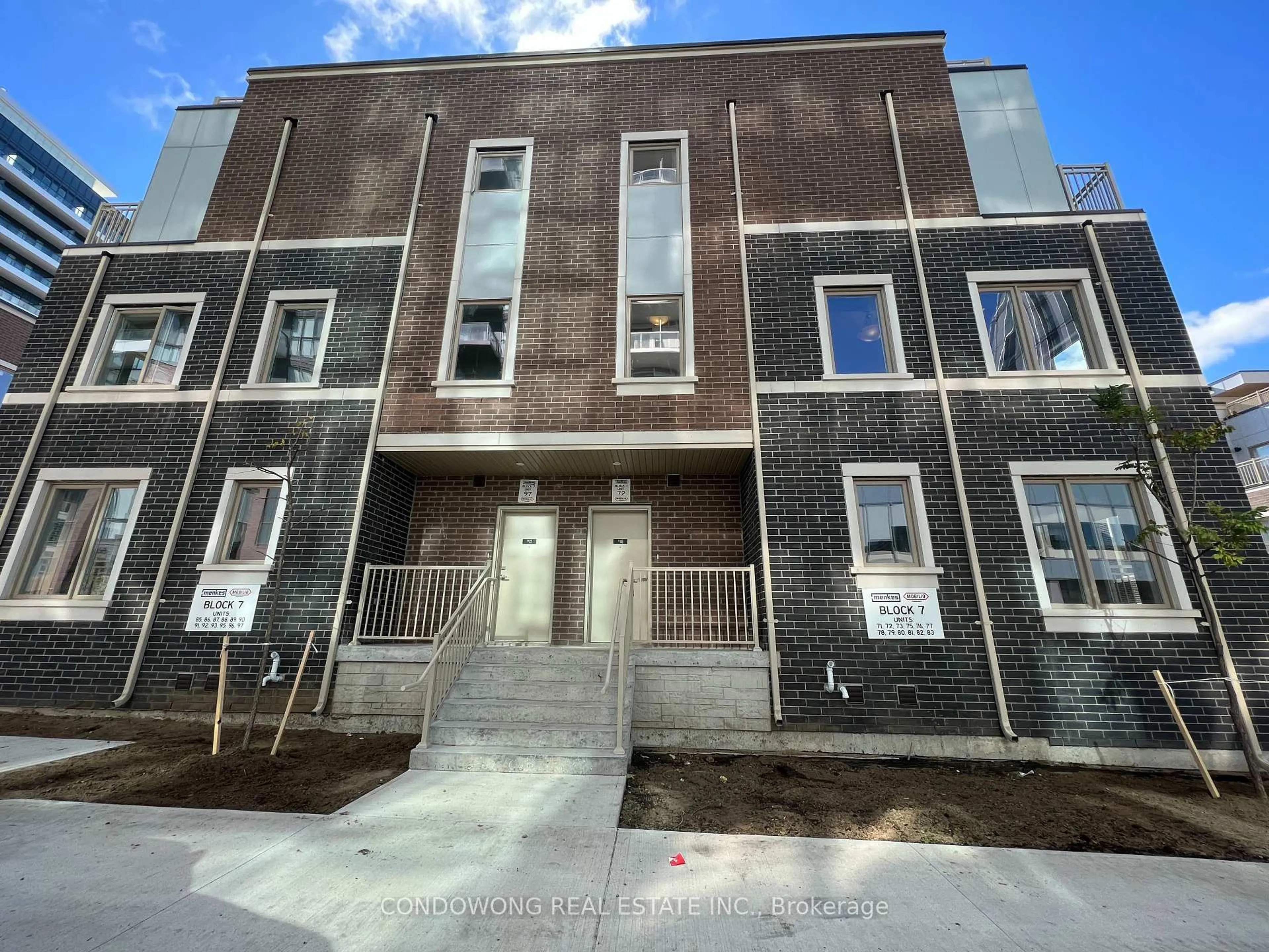 Home with brick exterior material, building for 31 Honeycrisp Cres #49, Vaughan Ontario L4K 0N6