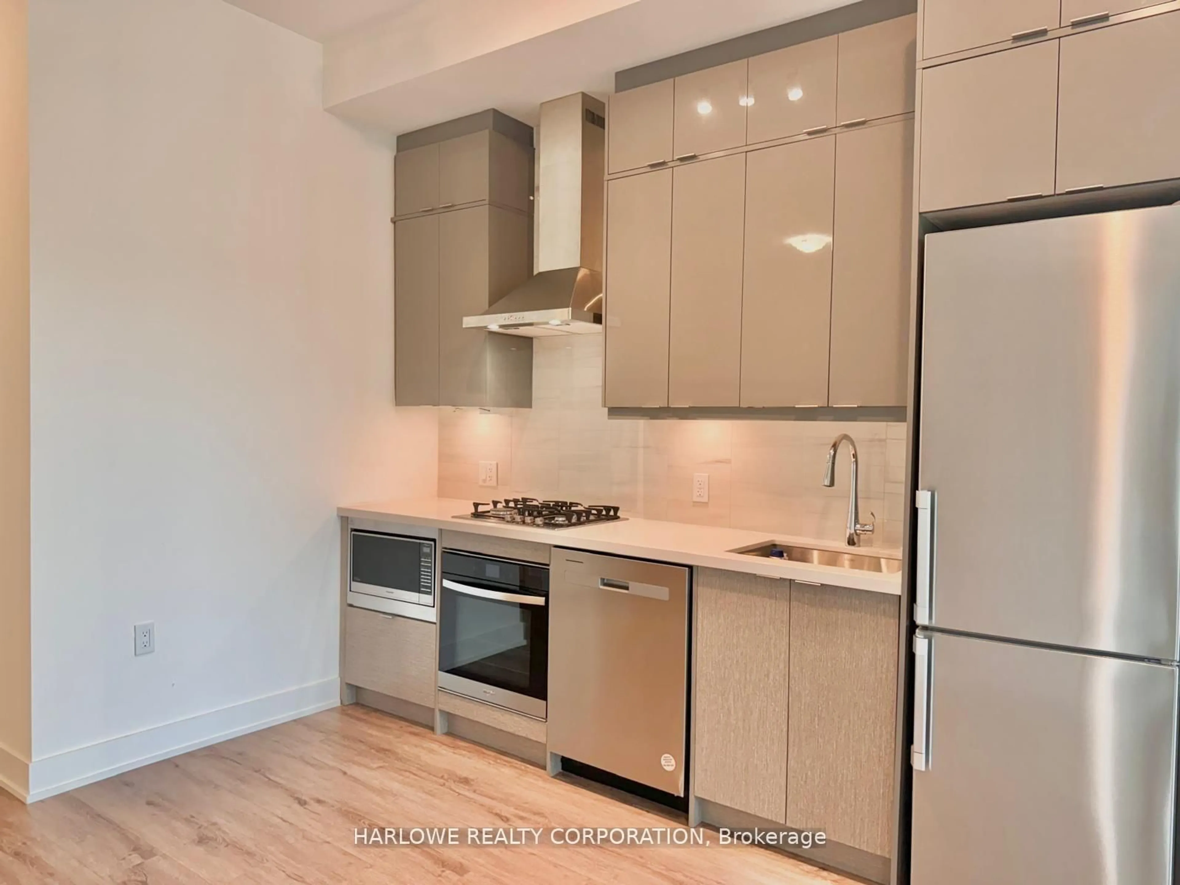 Standard kitchen, unknown for 11782 Ninth Line #804 A, Whitchurch-Stouffville Ontario L4A 5E9