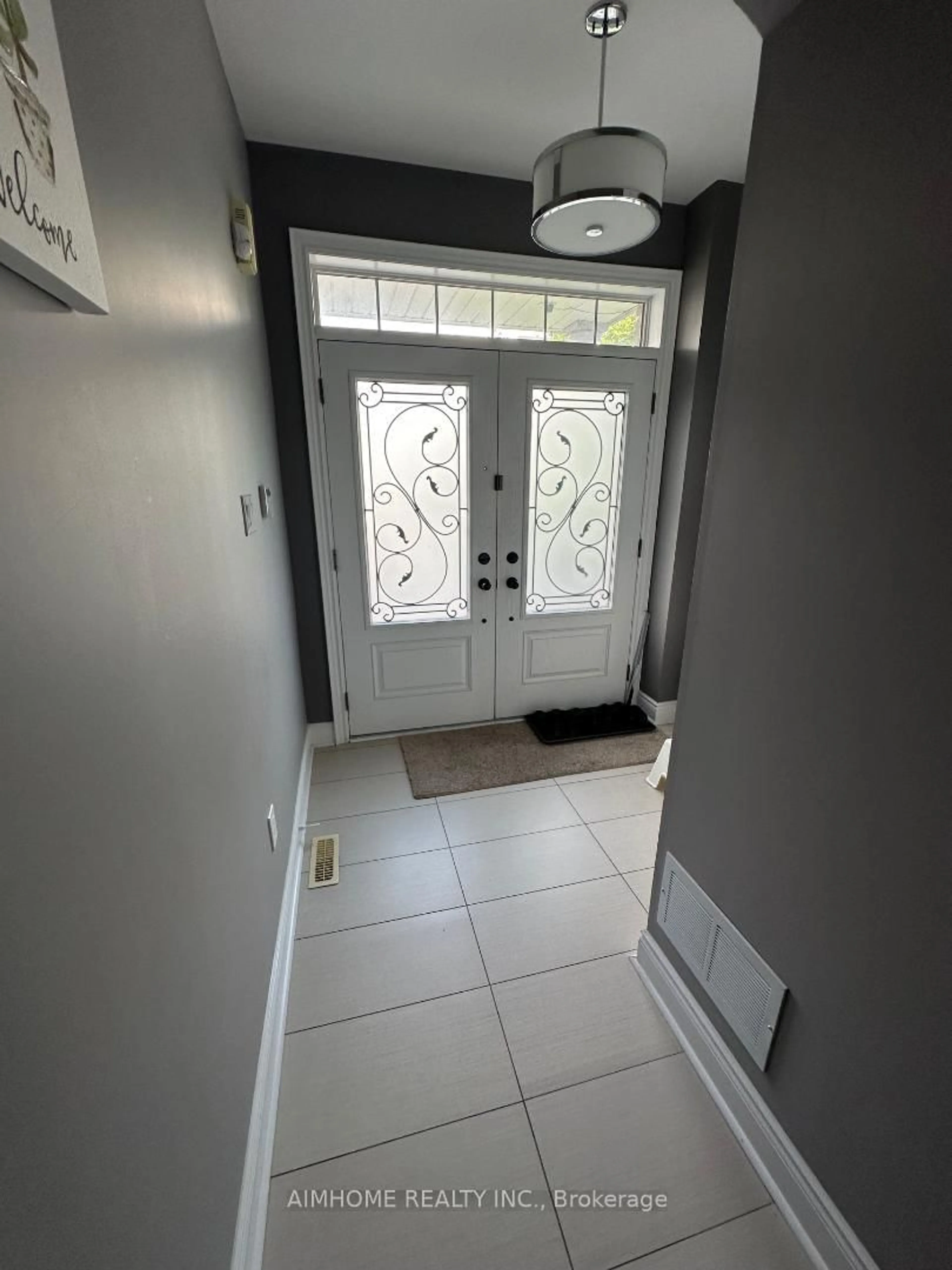 Indoor entryway for 18 Bristlewood Cres, Vaughan Ontario L4J 0H4
