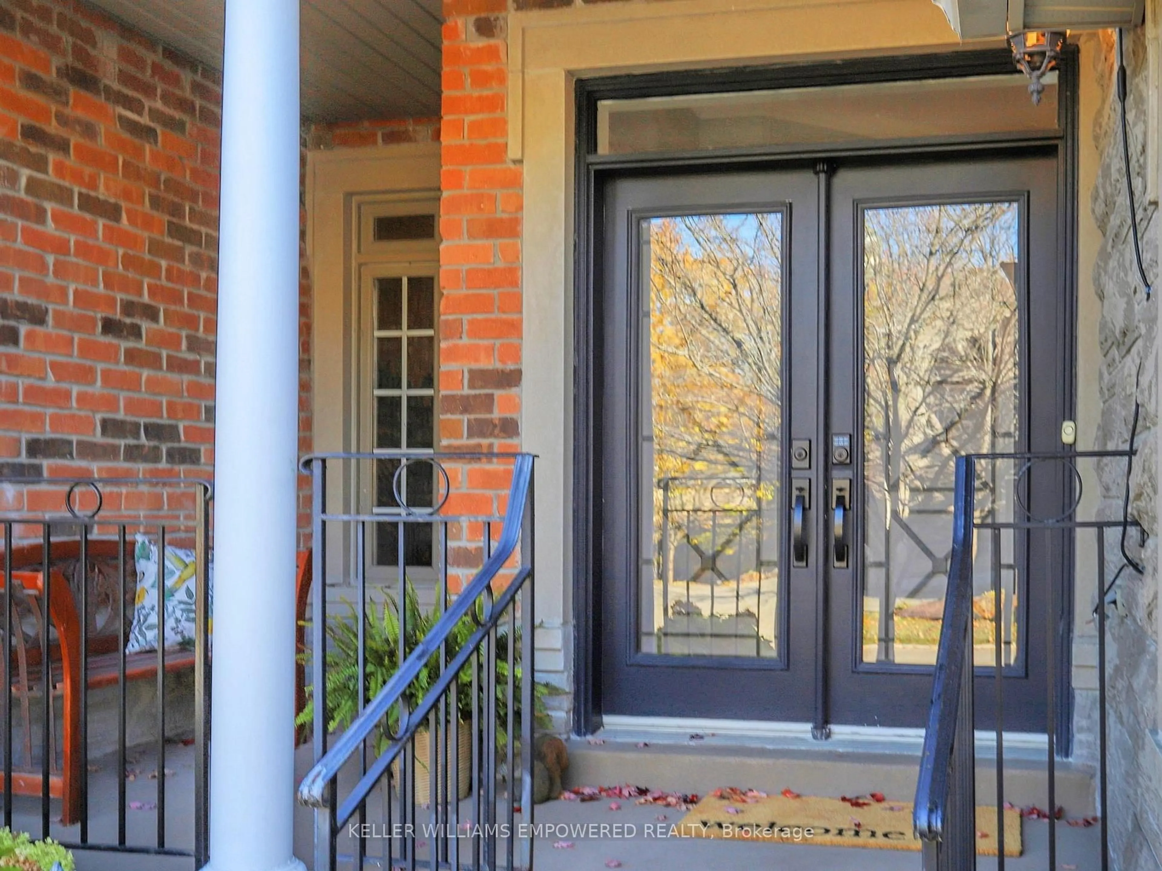 Indoor entryway for 37 Tucker Crt, Aurora Ontario L4G 7T2