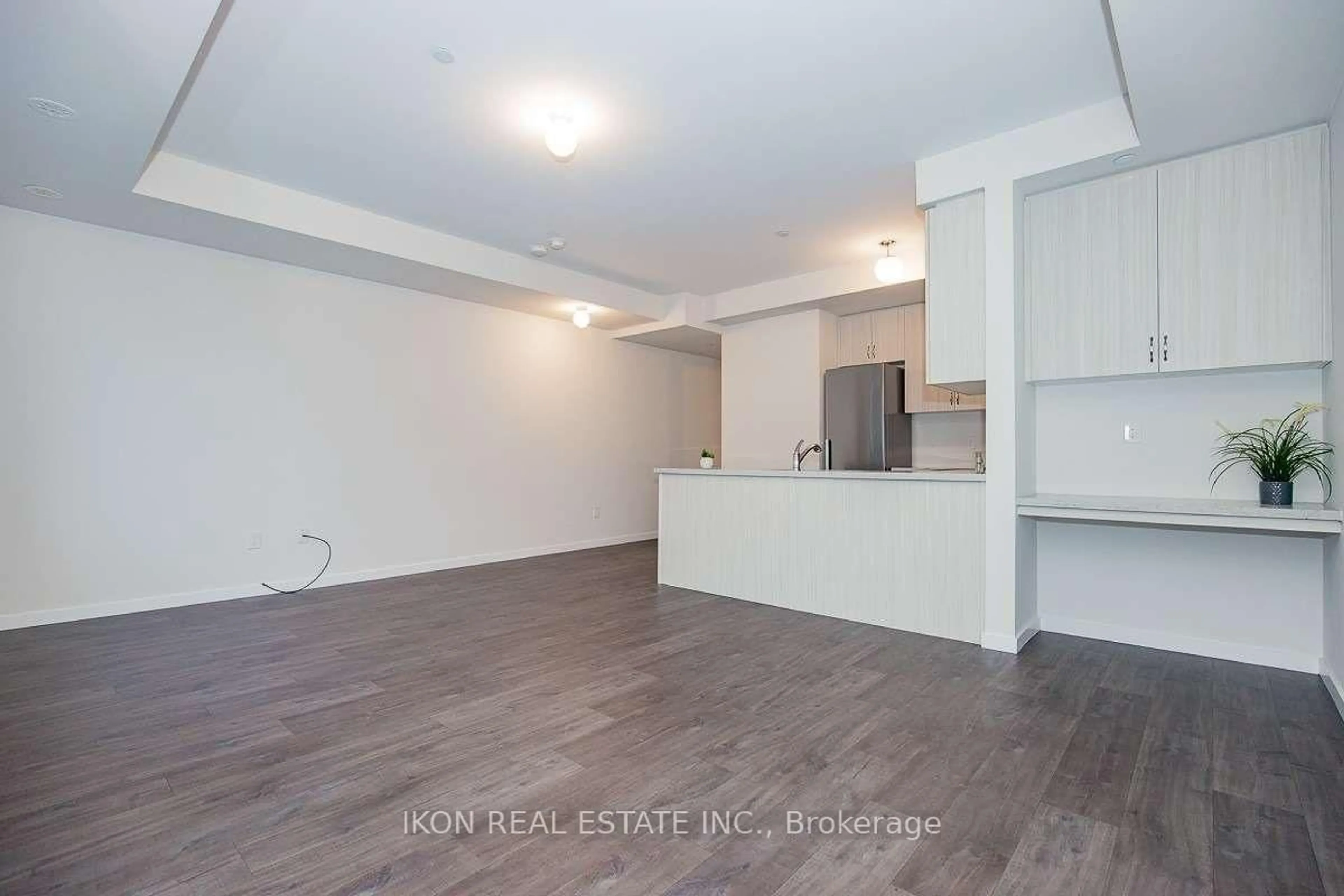 A pic of a room for 400 Alex Gardner Circ #68, Aurora Ontario L4G 3G5