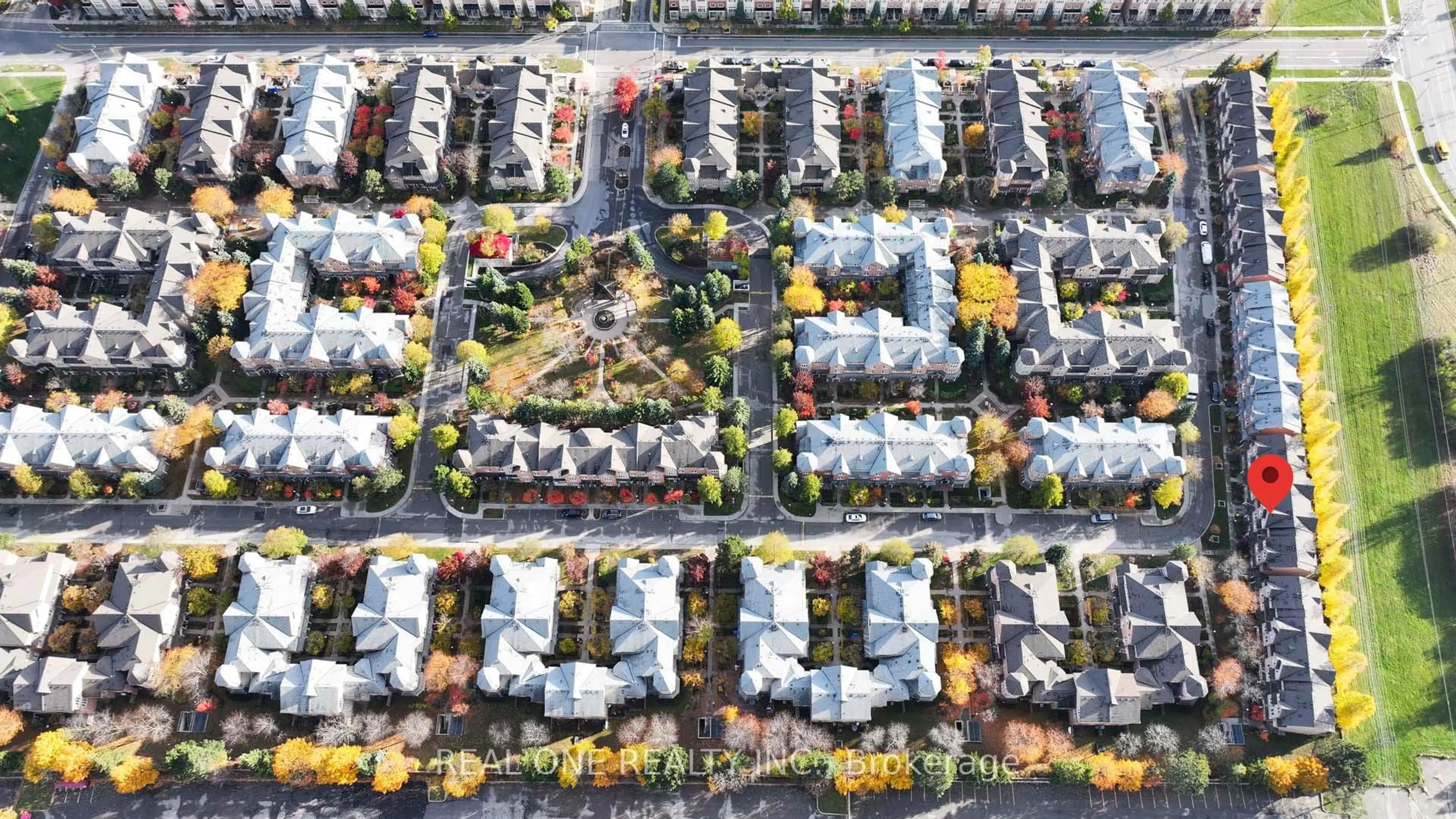 A pic from outside/outdoor area/front of a property/back of a property/a pic from drone, street for 8 St Moritz Way #5, Markham Ontario L3R 4E8