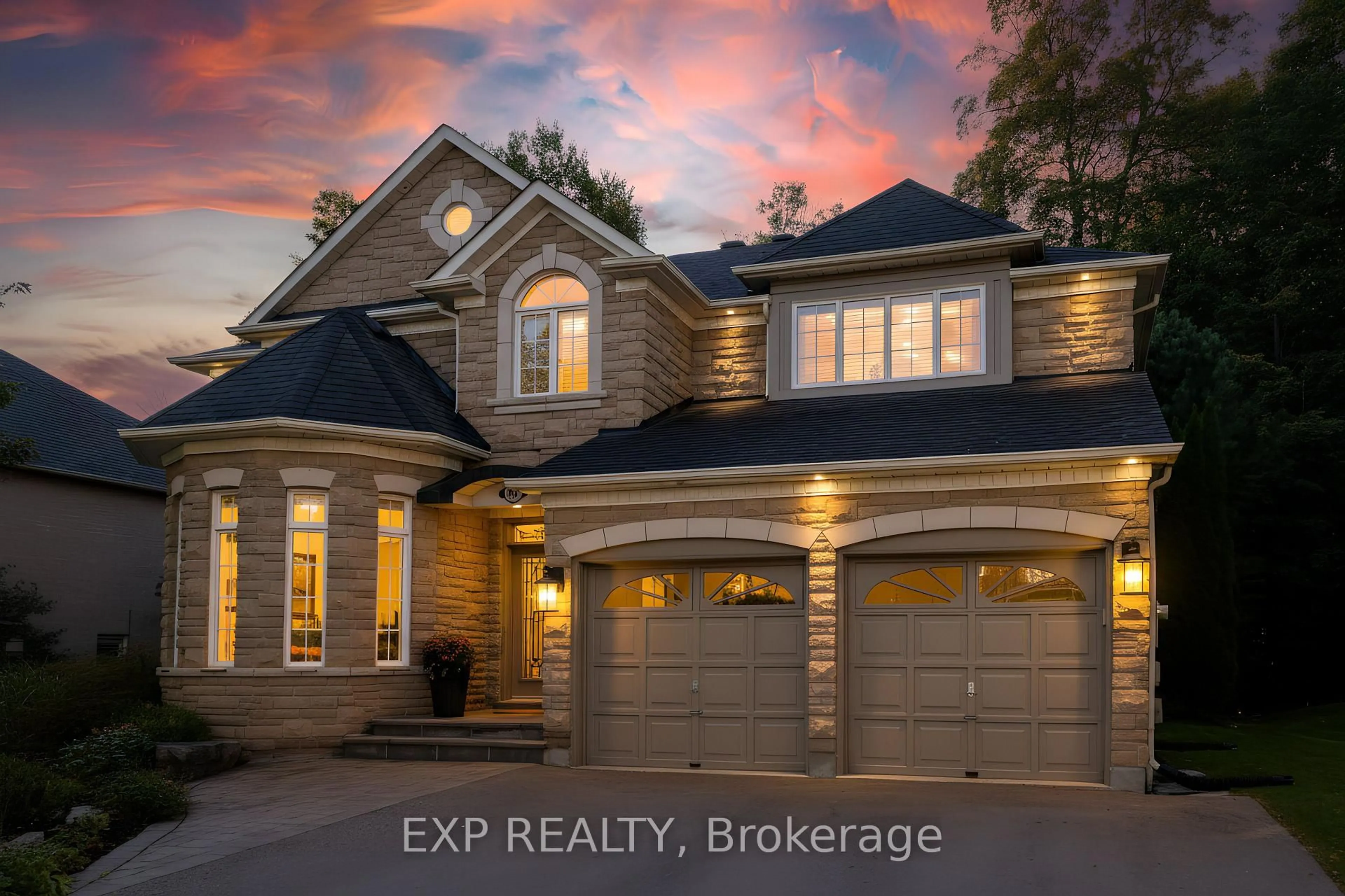 Home with brick exterior material, street for 85 Willis Dr, Aurora Ontario L4G 5N8