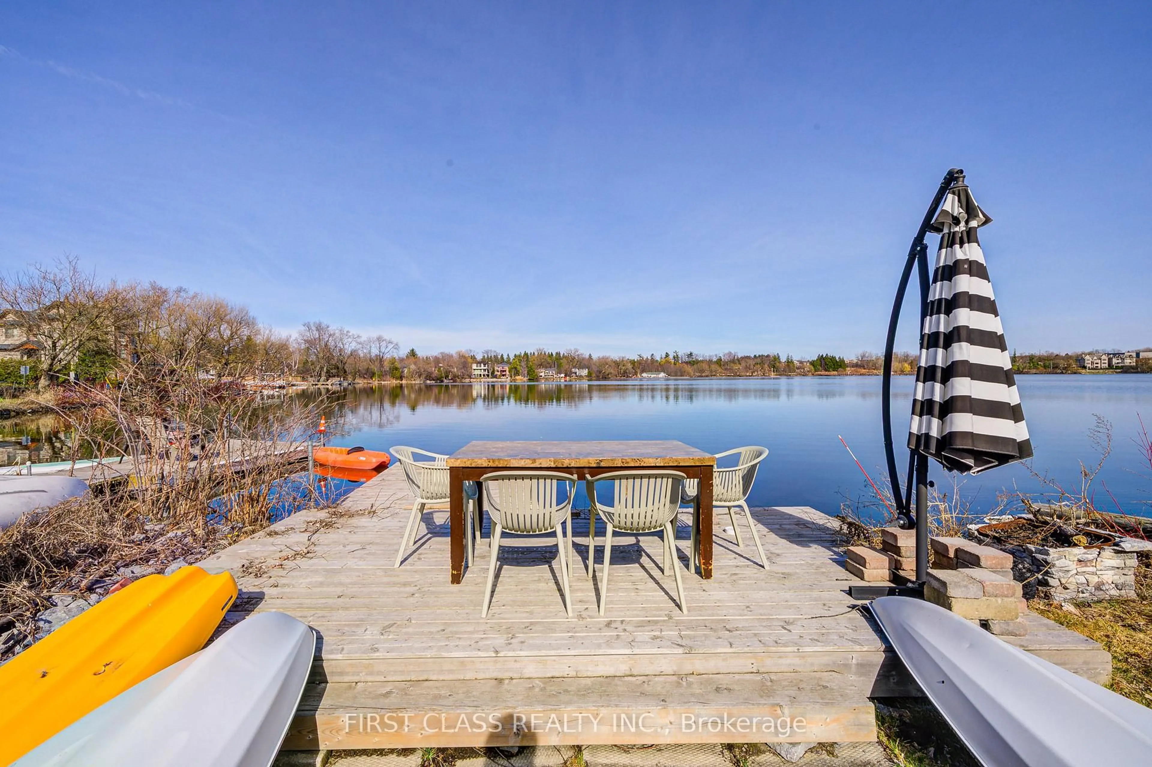 Patio, water/lake/river/ocean view for 17 Willowbank Ave, Richmond Hill Ontario L4E 3B4