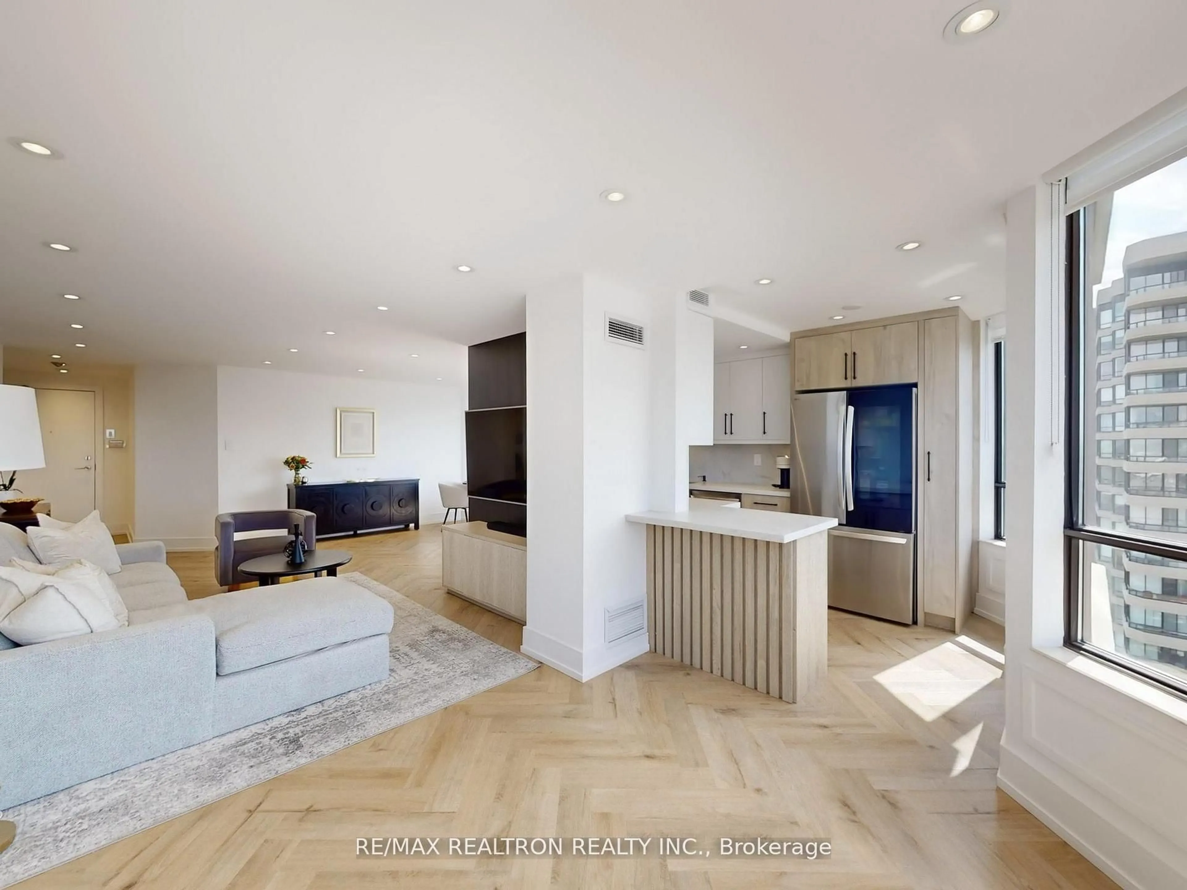 Open concept kitchen, unknown for 7460 Bathurst St #1111, Vaughan Ontario L4J 7K9