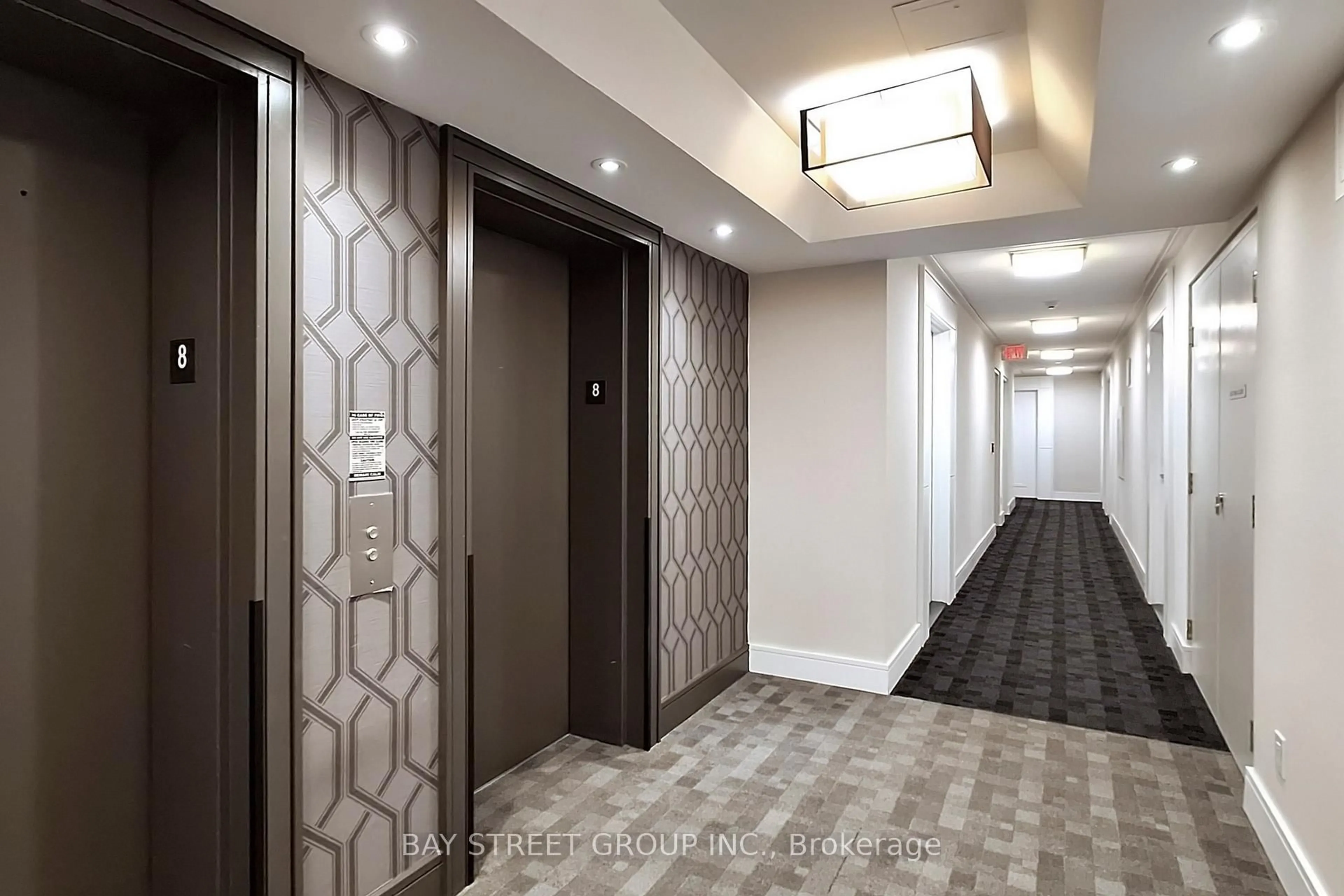 Indoor foyer for 9191 Yonge St #802, Richmond Hill Ontario L4C 1E2