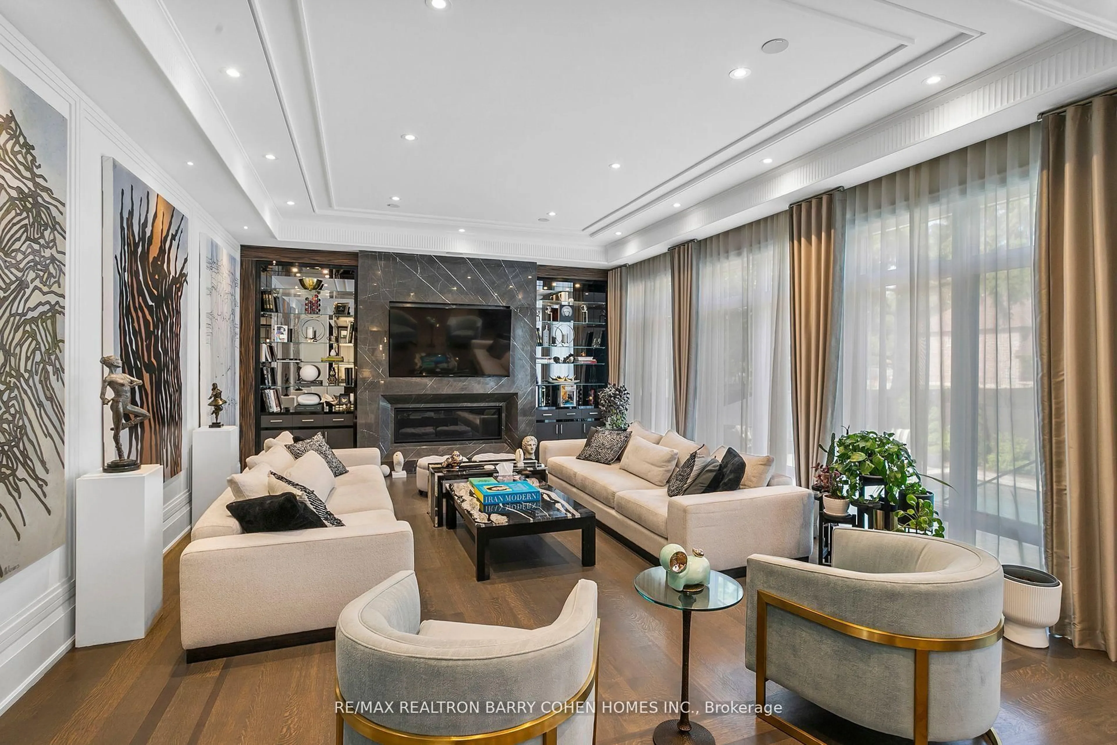 Living room with furniture, unknown for 61 Orlon Cres, Richmond Hill Ontario L4C 6S4