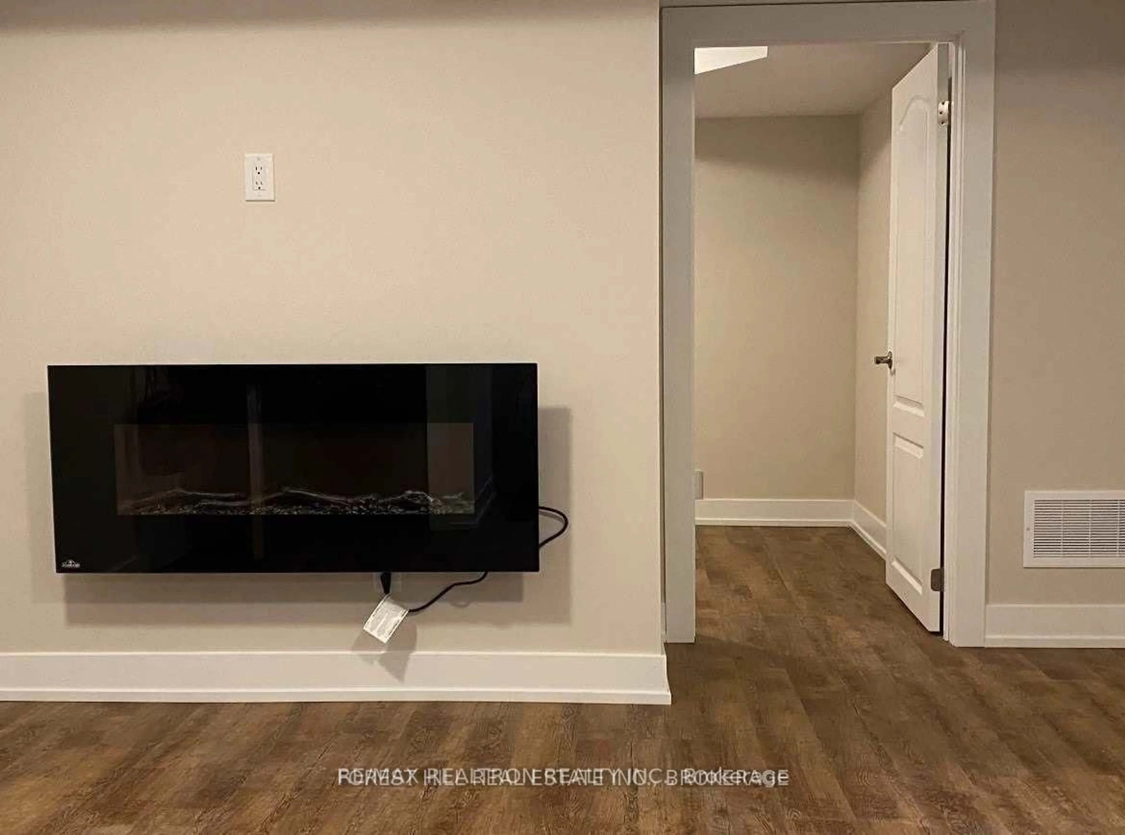 A pic of a room for 10 Terrell Ave, Georgina Ontario L4P 0C8