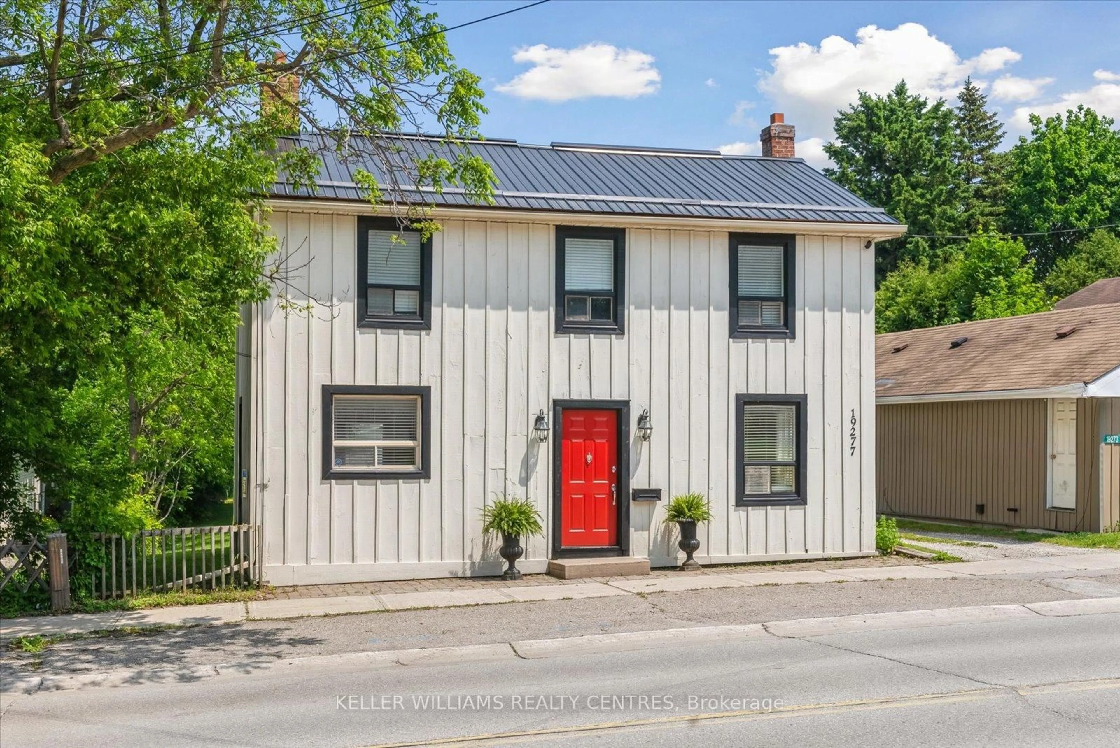 Unknown for 19277 Yonge St, East Gwillimbury Ontario L9N 1L1