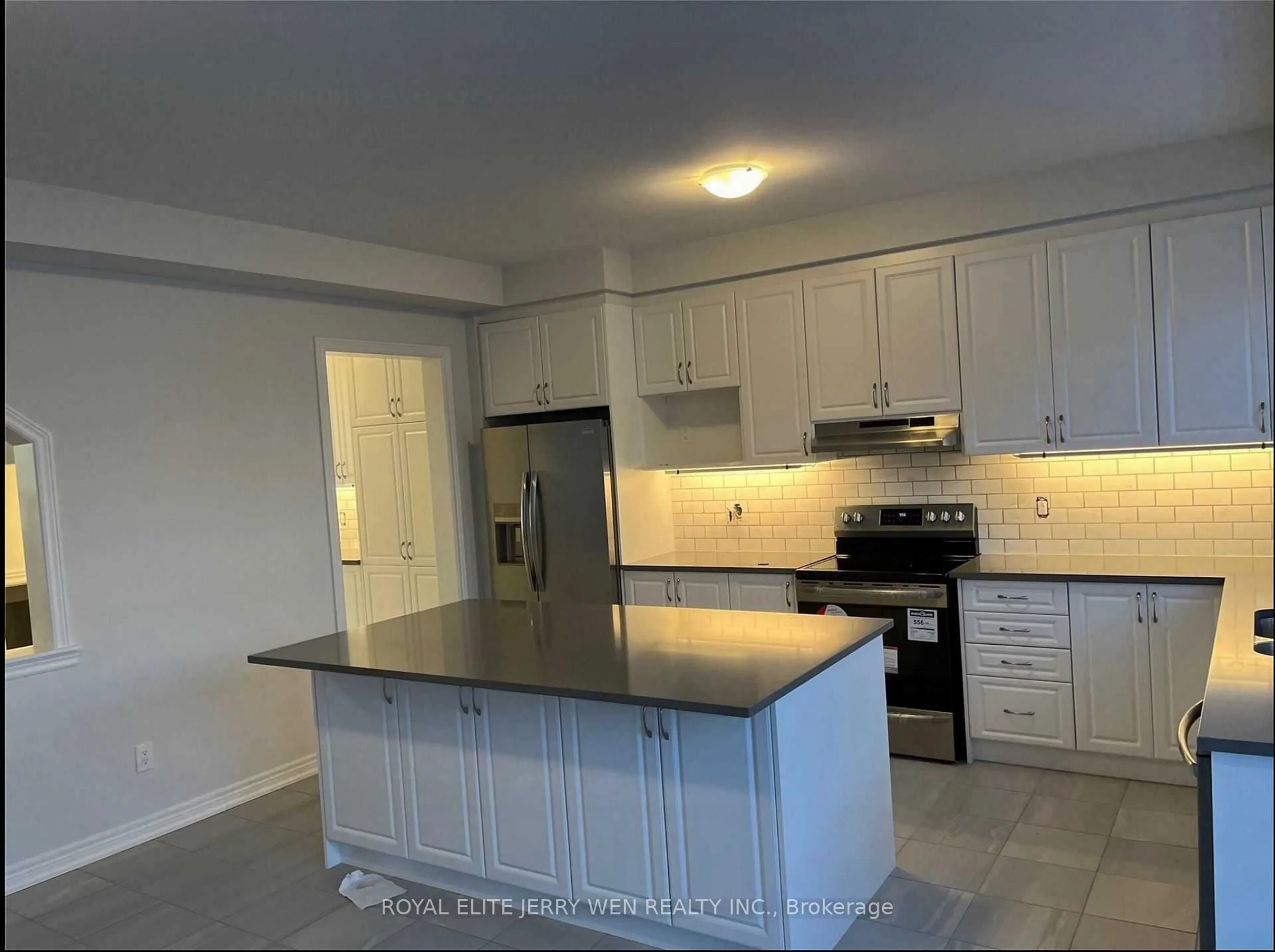 Open concept kitchen, unknown for 12 Faimira Ave, Georgina Ontario L4P 0C2