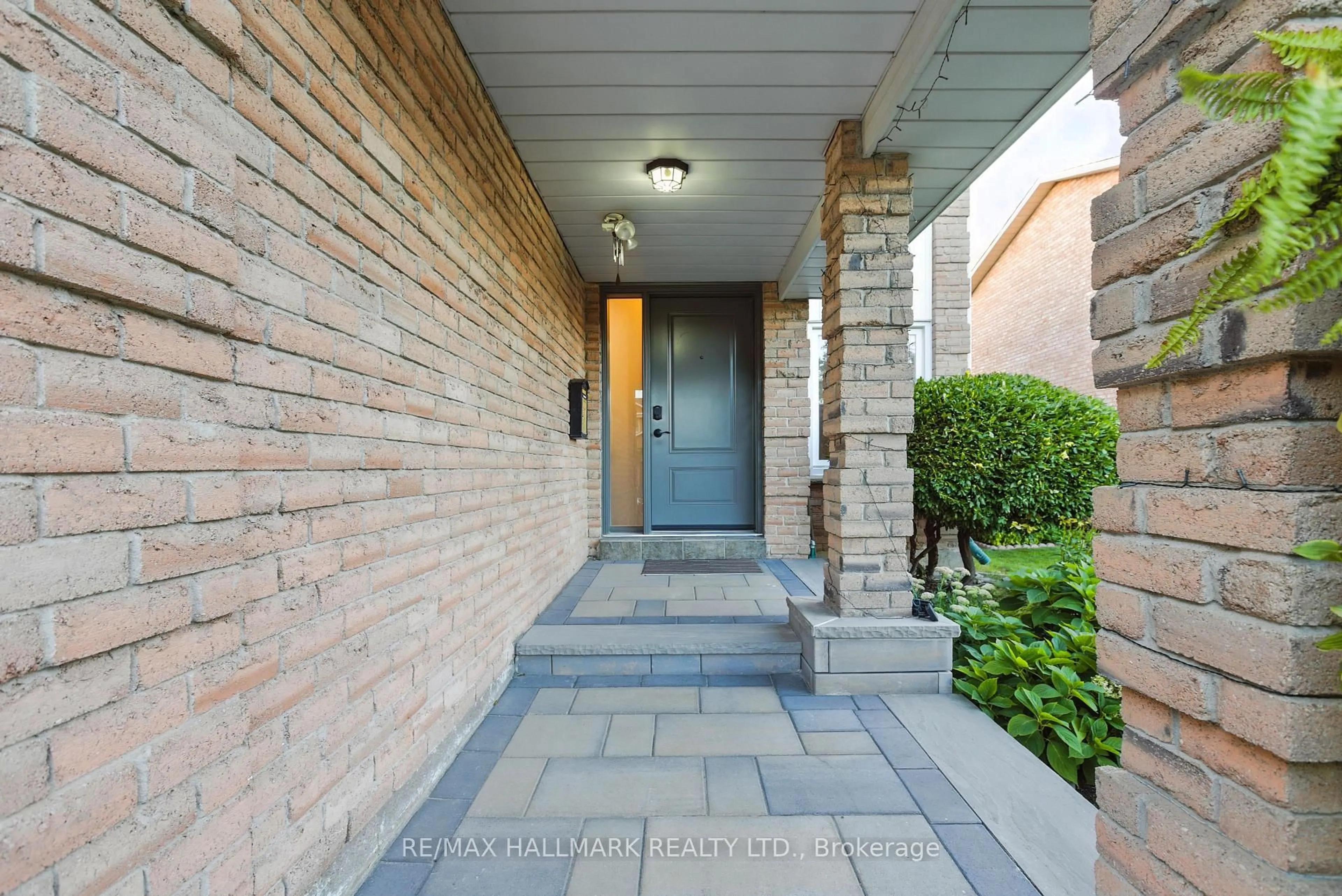 Unknown for 100 Eleanor Circ, Richmond Hill Ontario L4C 6K7