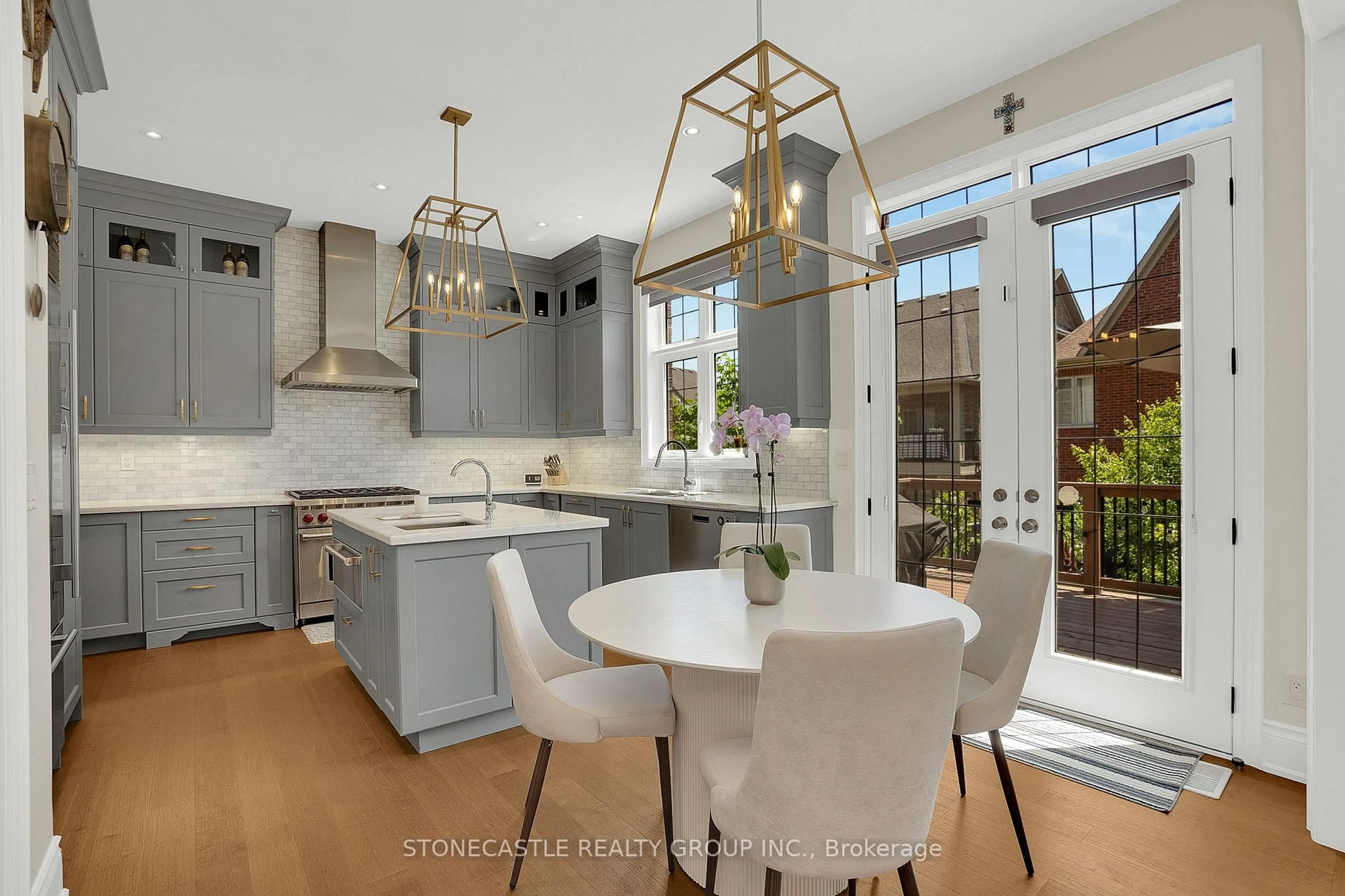 Open concept kitchen, ceramic/tile floor for 27 Mower Ave, Vaughan Ontario L6A 4X1