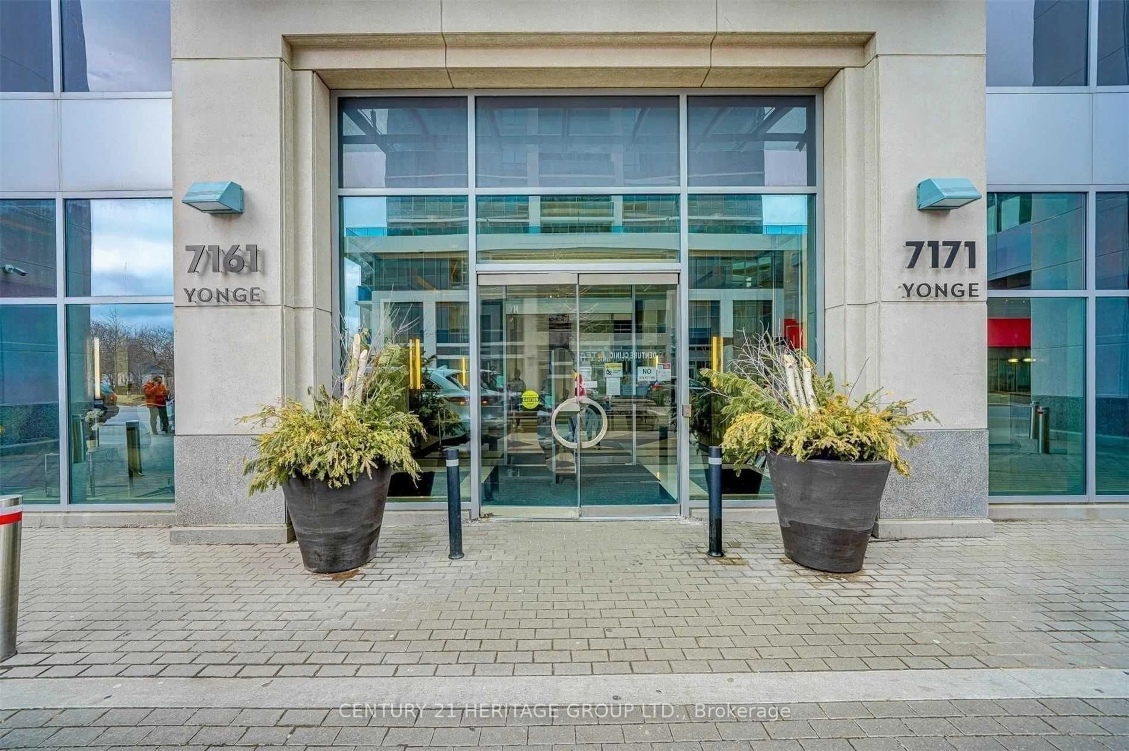 Indoor foyer for 7171 Yonge St #2803, Markham Ontario L3T 0C5