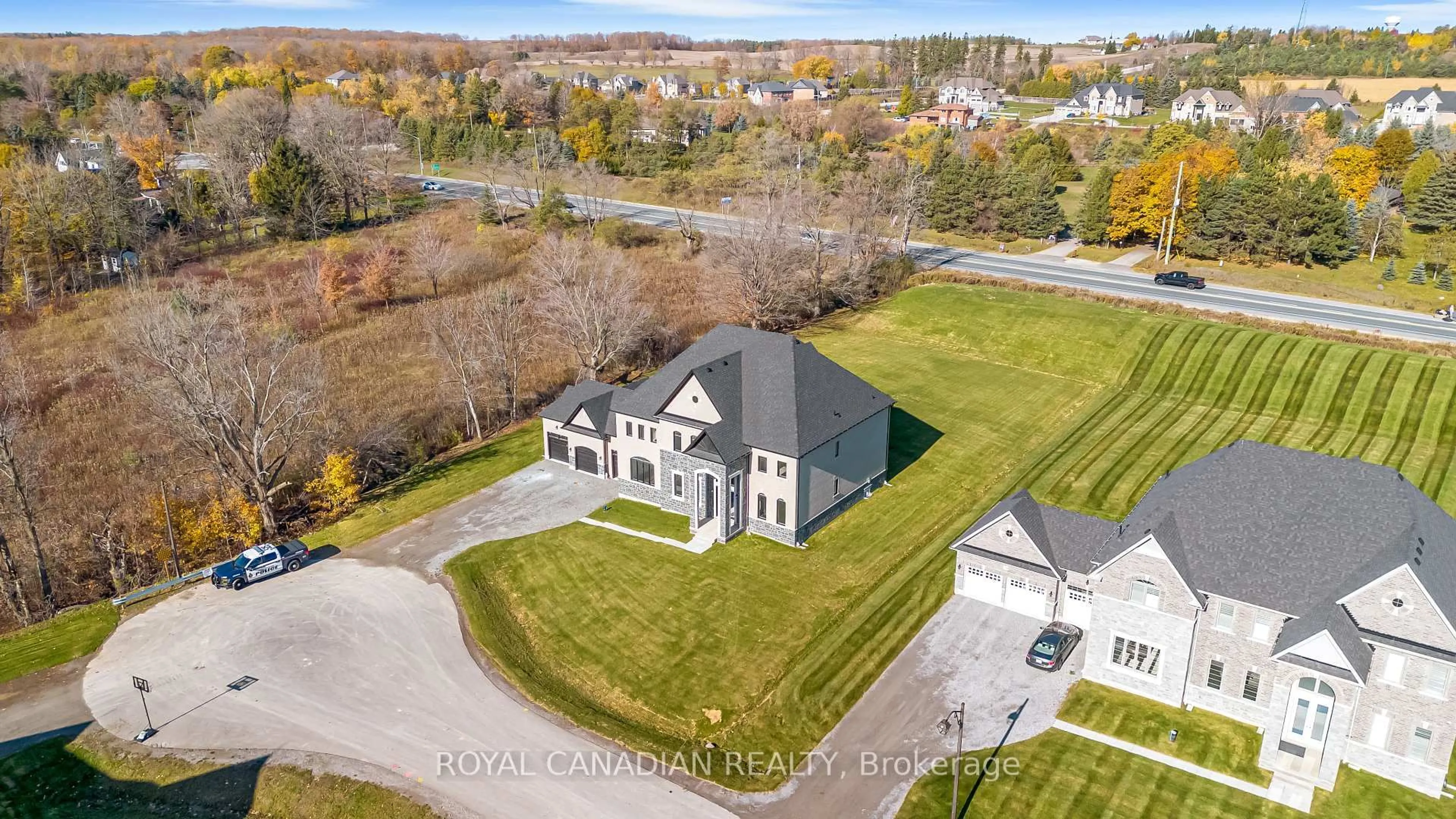 A pic from outside/outdoor area/front of a property/back of a property/a pic from drone, unknown for 50 MAXSON Lane, Whitchurch-Stouffville Ontario L4A 5G5