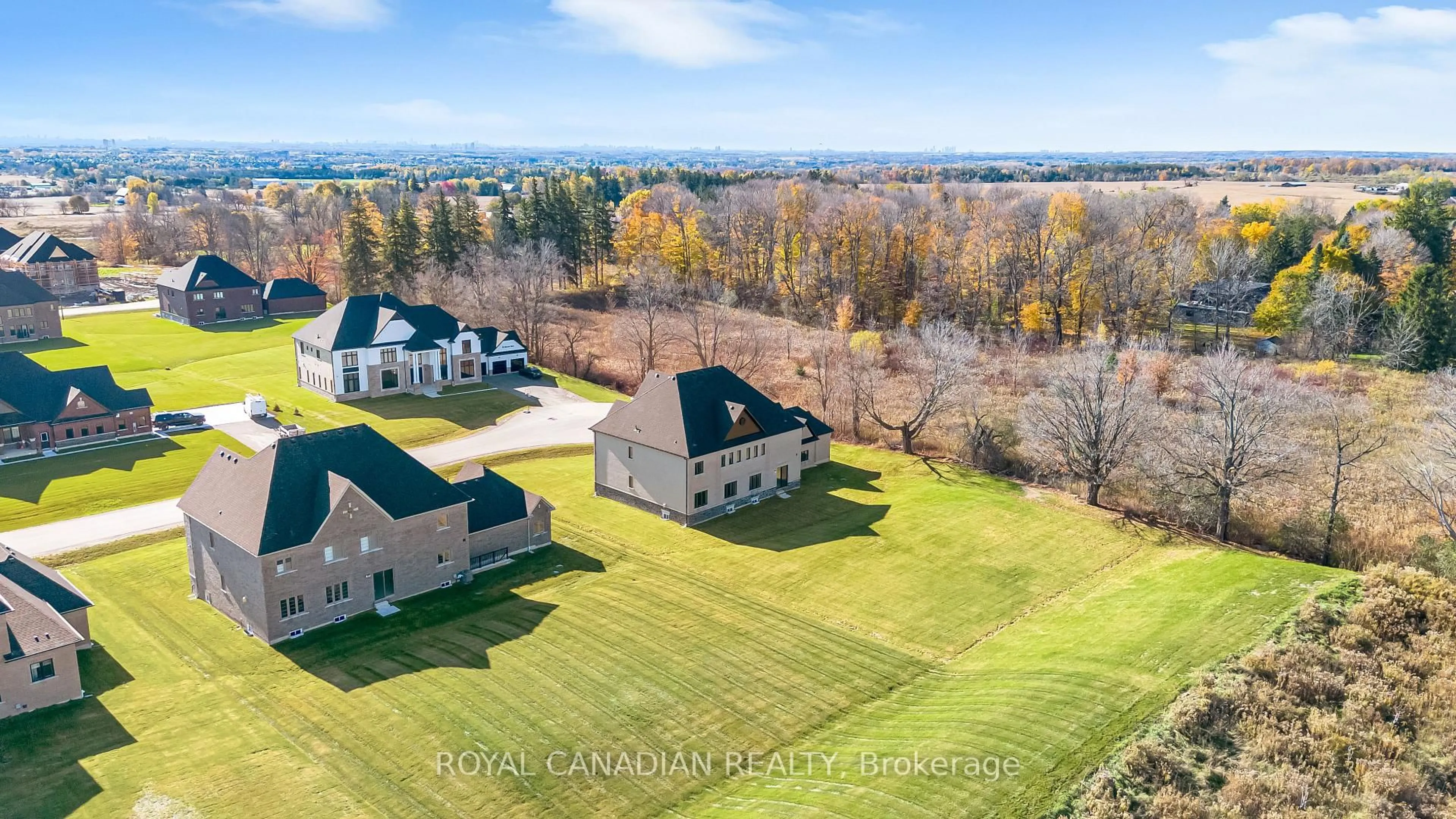 A pic from outside/outdoor area/front of a property/back of a property/a pic from drone, mountain view for 50 MAXSON Lane, Whitchurch-Stouffville Ontario L4A 5G5