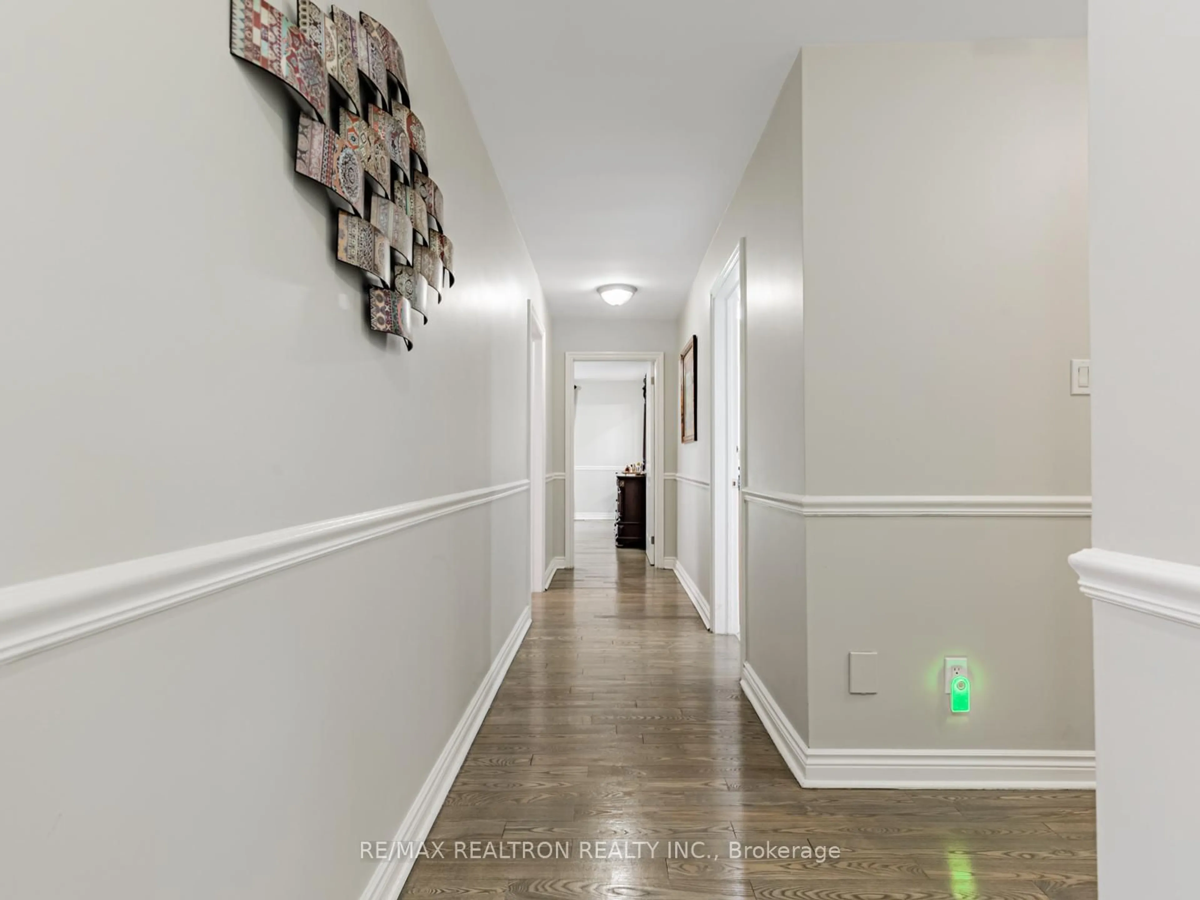 Indoor foyer for 33 Carolwood Cres, Markham Ontario L1Z 0A4