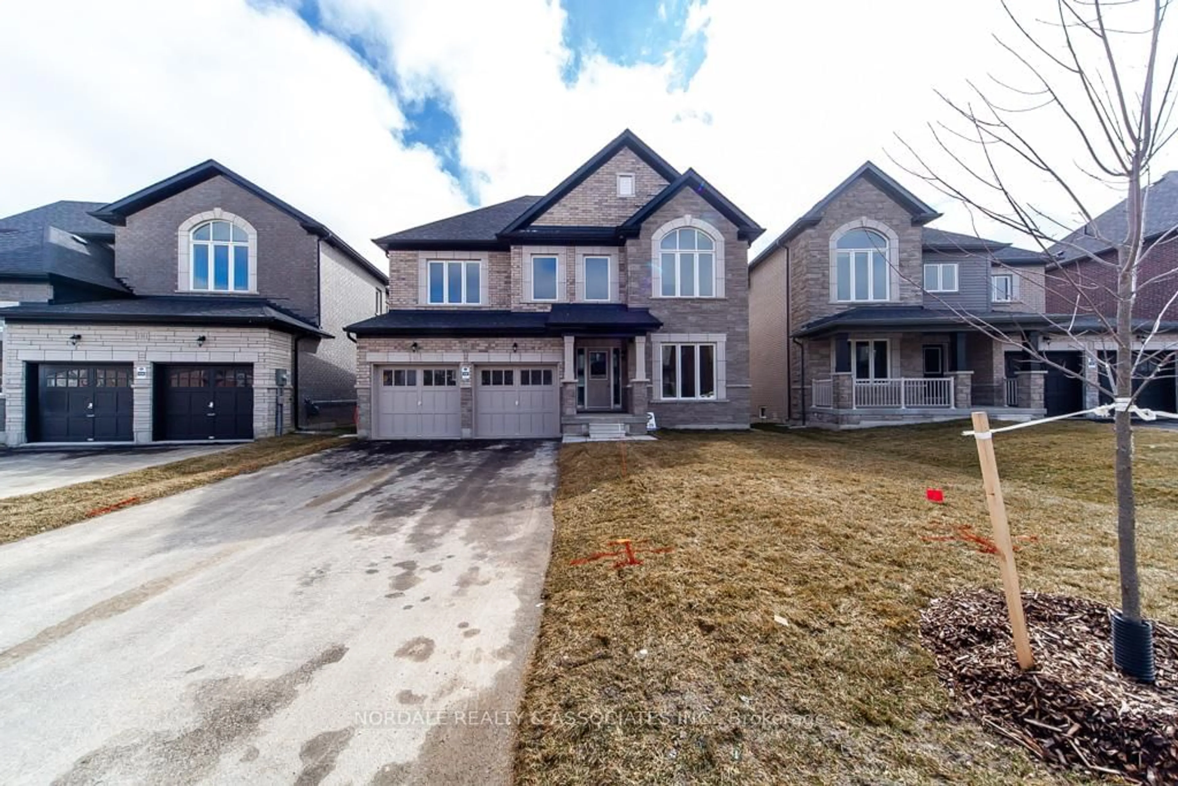 Home with brick exterior material, street for 1385 STOVELL Cres, Innisfil Ontario L0L 1W0