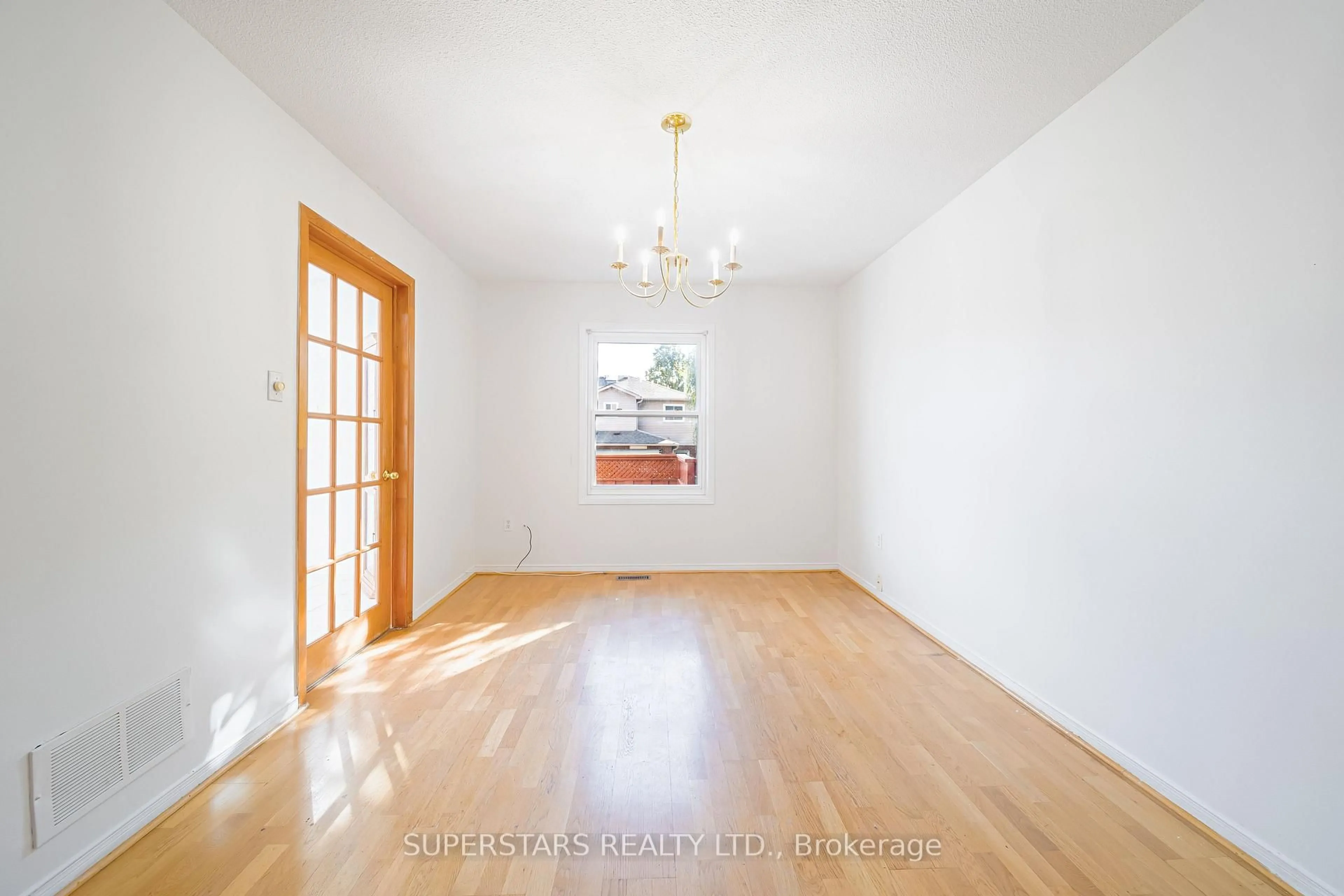 Unknown for 19 Justus Dr, Richmond Hill Ontario L4C 9Z4