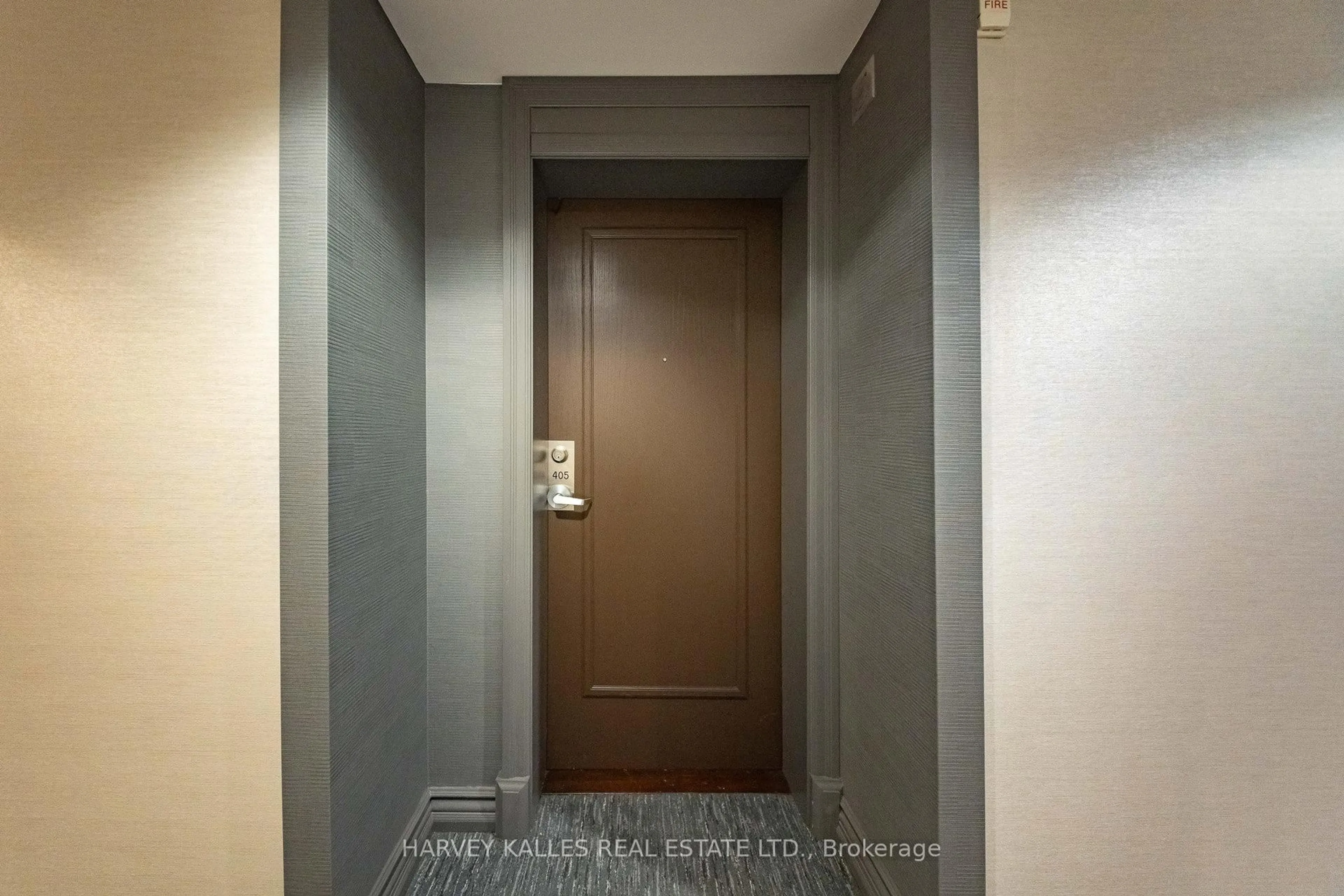 Indoor foyer for 4620 Highway 7 #405, Vaughan Ontario L4L 0B3