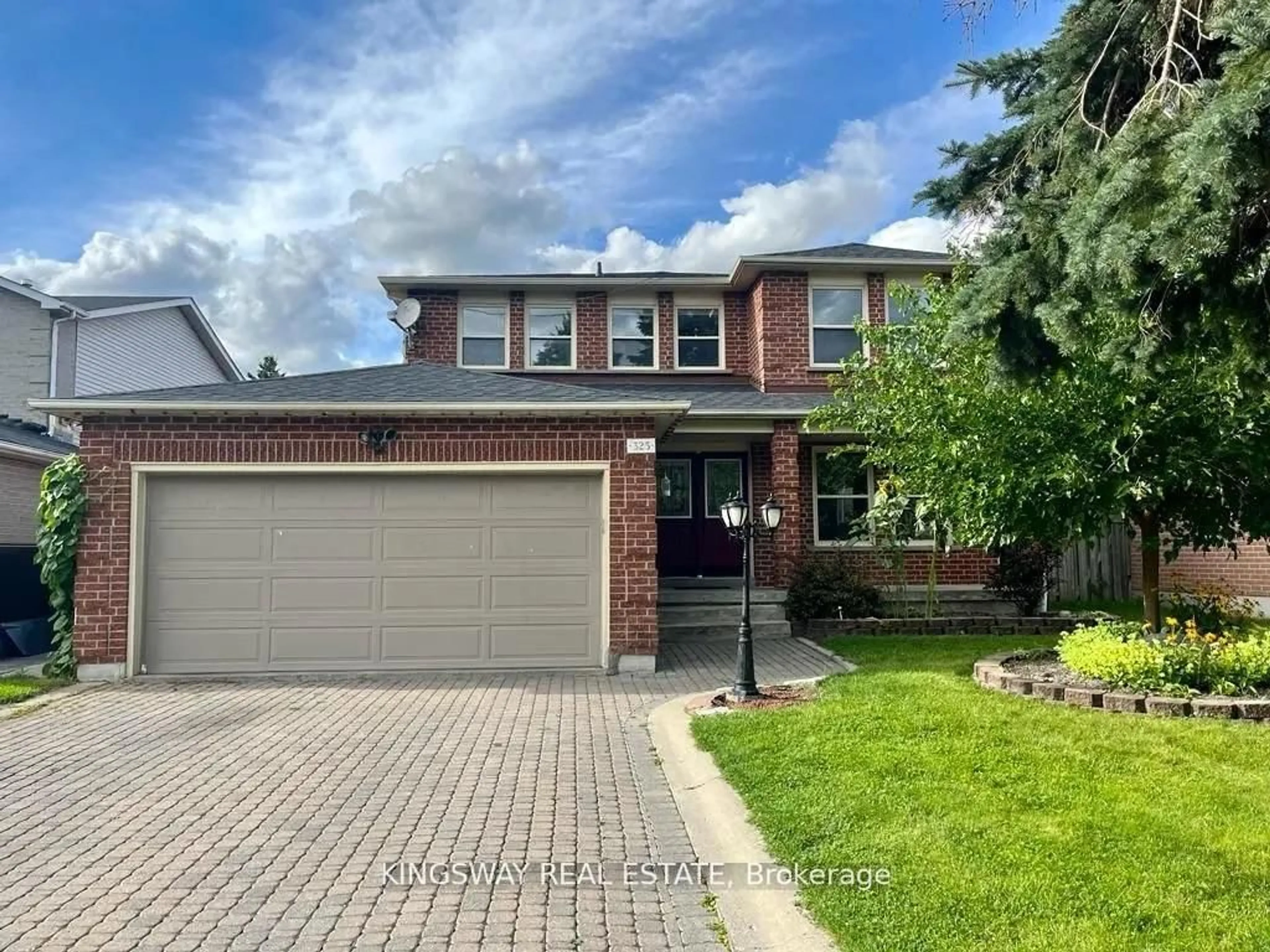 Home with brick exterior material, street for 325 Salisbury Lane, Newmarket Ontario L3Y 8A6