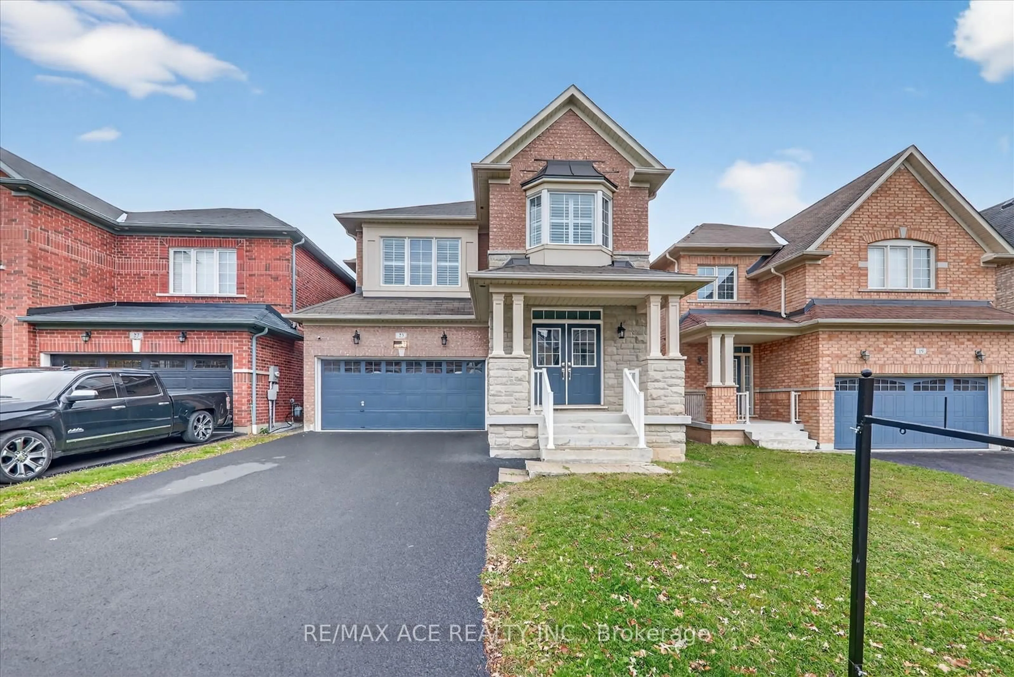 Home with brick exterior material, street for 23 Grayleaf Dr, Whitchurch-Stouffville Ontario L4A 0V4