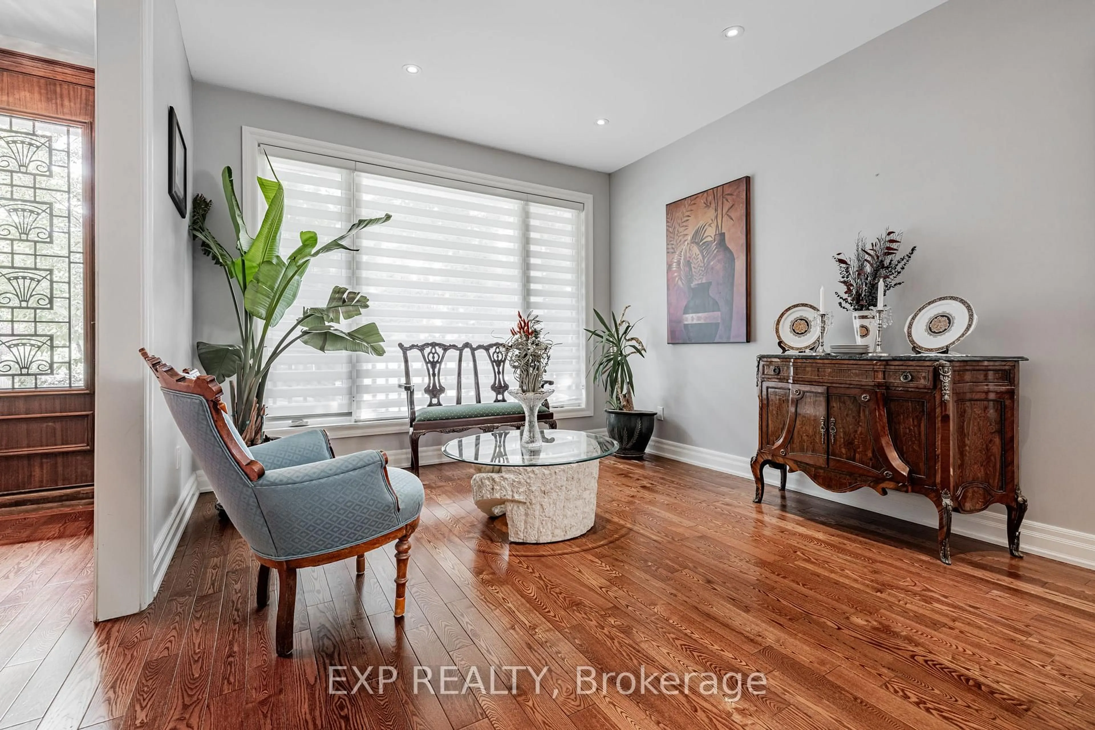 Unknown for 203 Centre St, Richmond Hill Ontario L4C 3P9