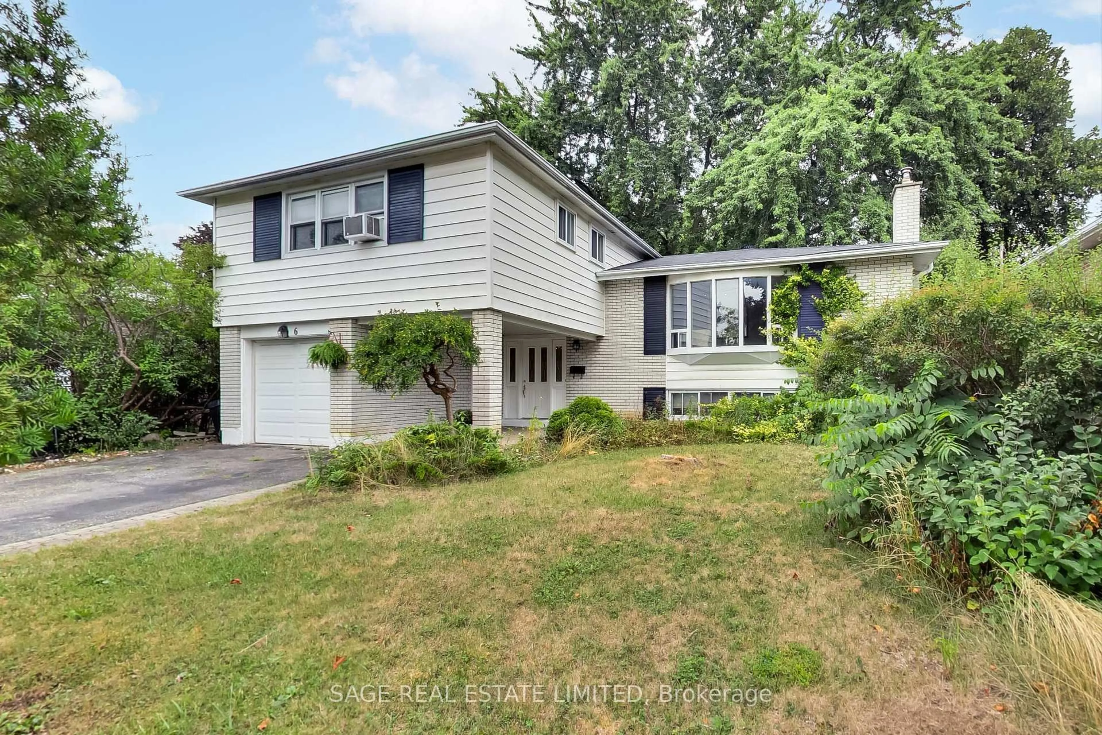 Home with vinyl exterior material, street for 6 Dunsinane Dr, Markham Ontario L3T 3K2