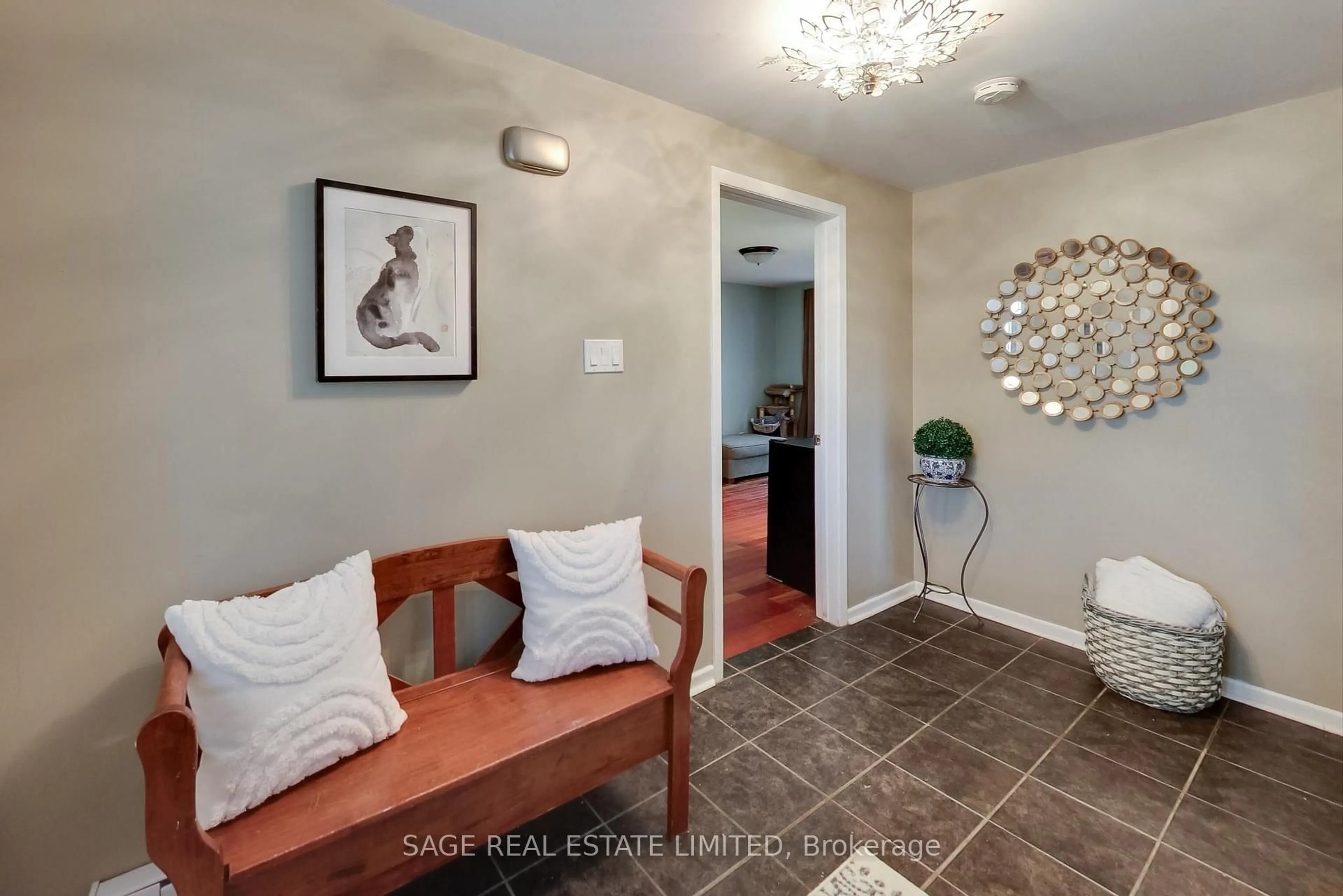 Indoor entryway for 6 Dunsinane Dr, Markham Ontario L3T 3K2