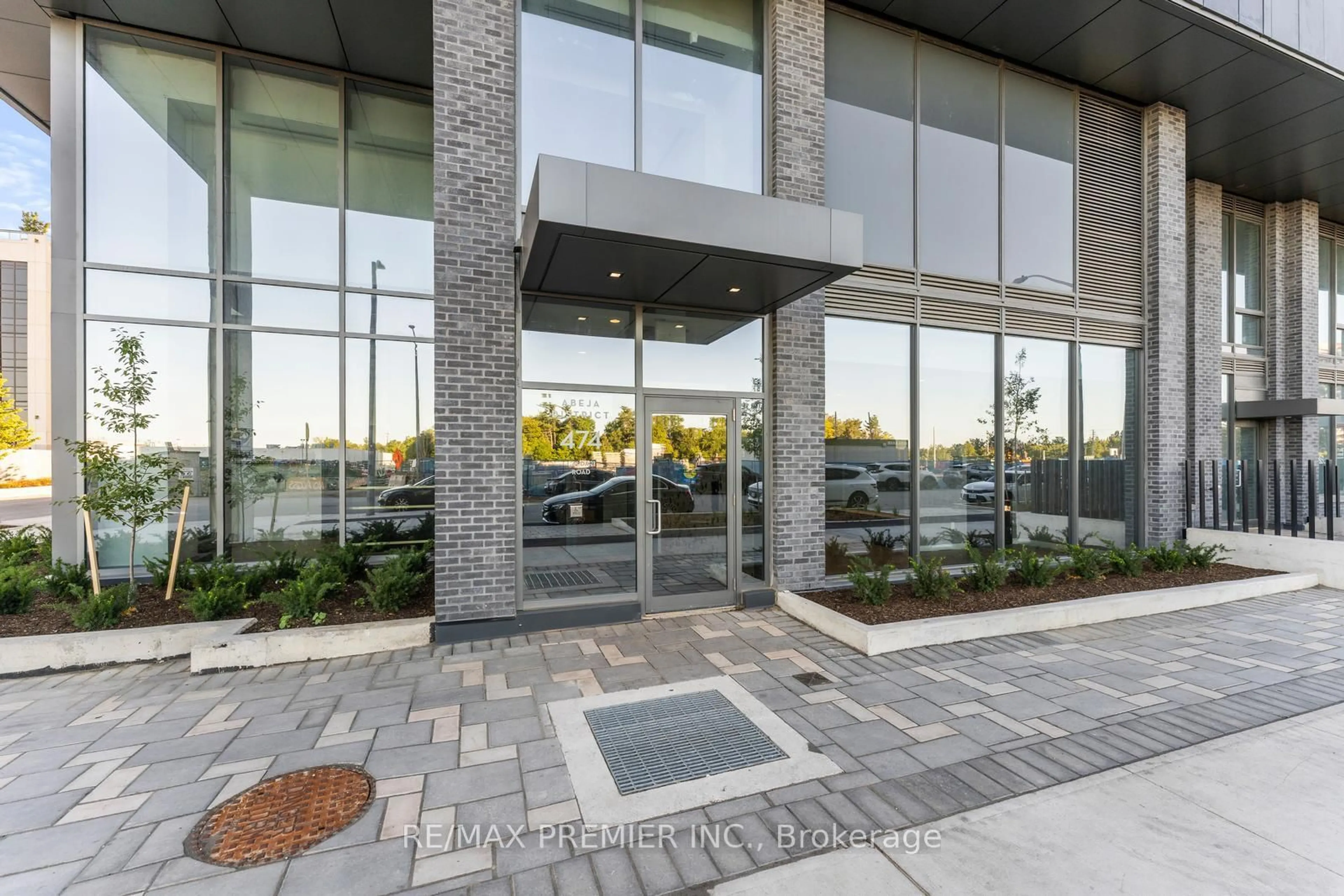 Indoor foyer for 474 Caldari Rd #308, Vaughan Ontario L4K 0R5