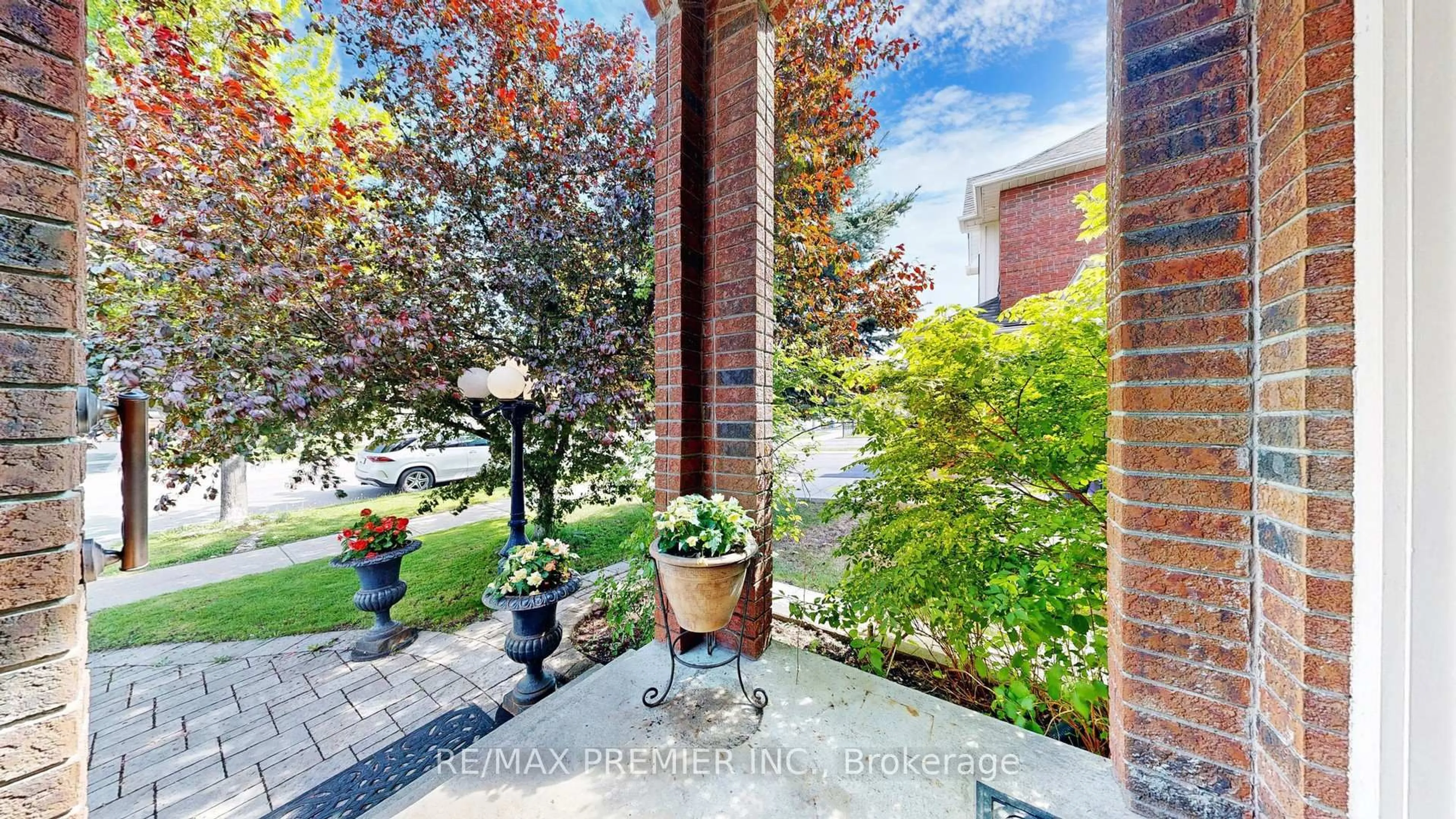 Unknown for 215 Drummond Dr, Vaughan Ontario L6A 3C1