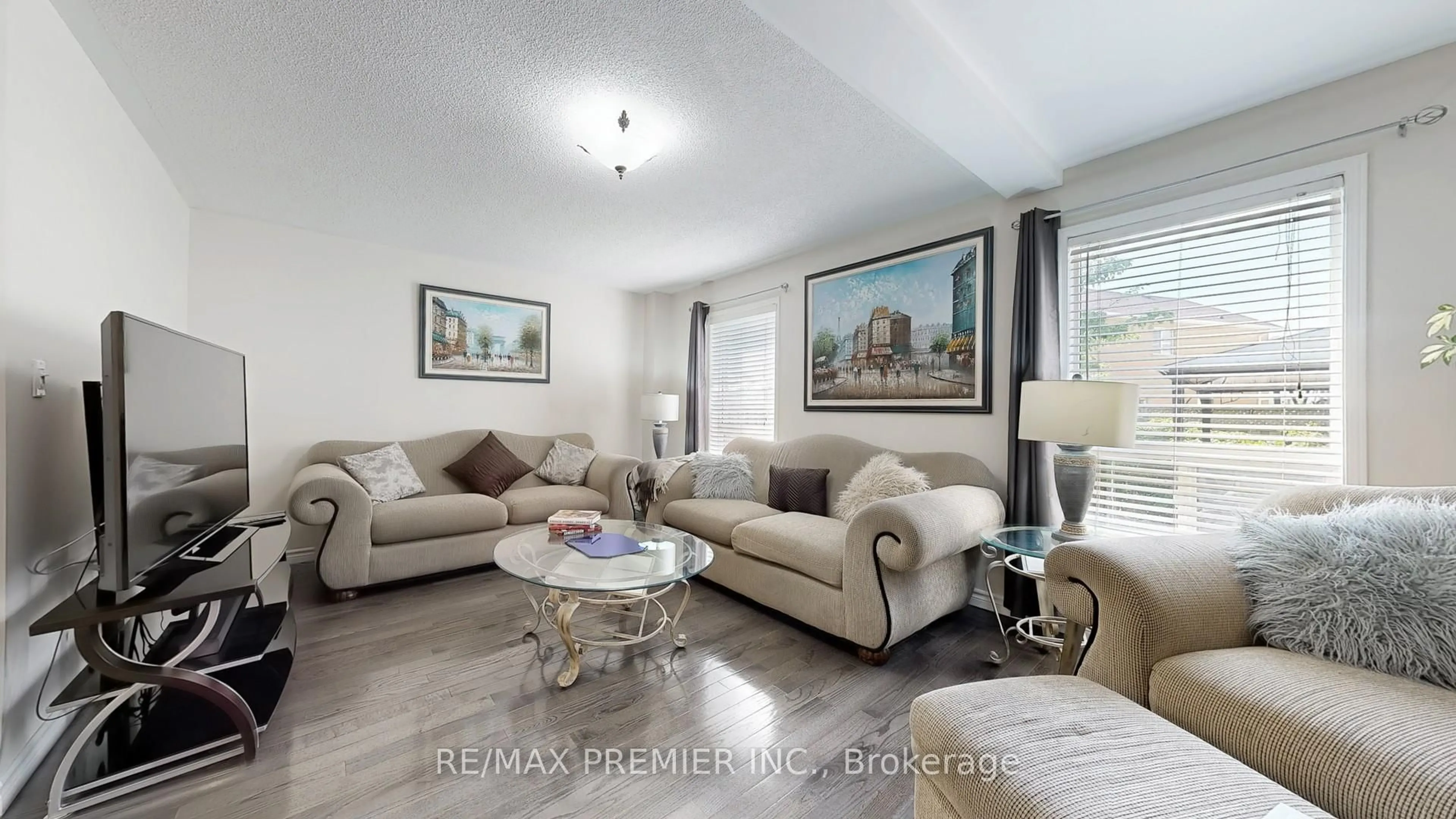 Living room with furniture, unknown for 215 Drummond Dr, Vaughan Ontario L6A 3C1