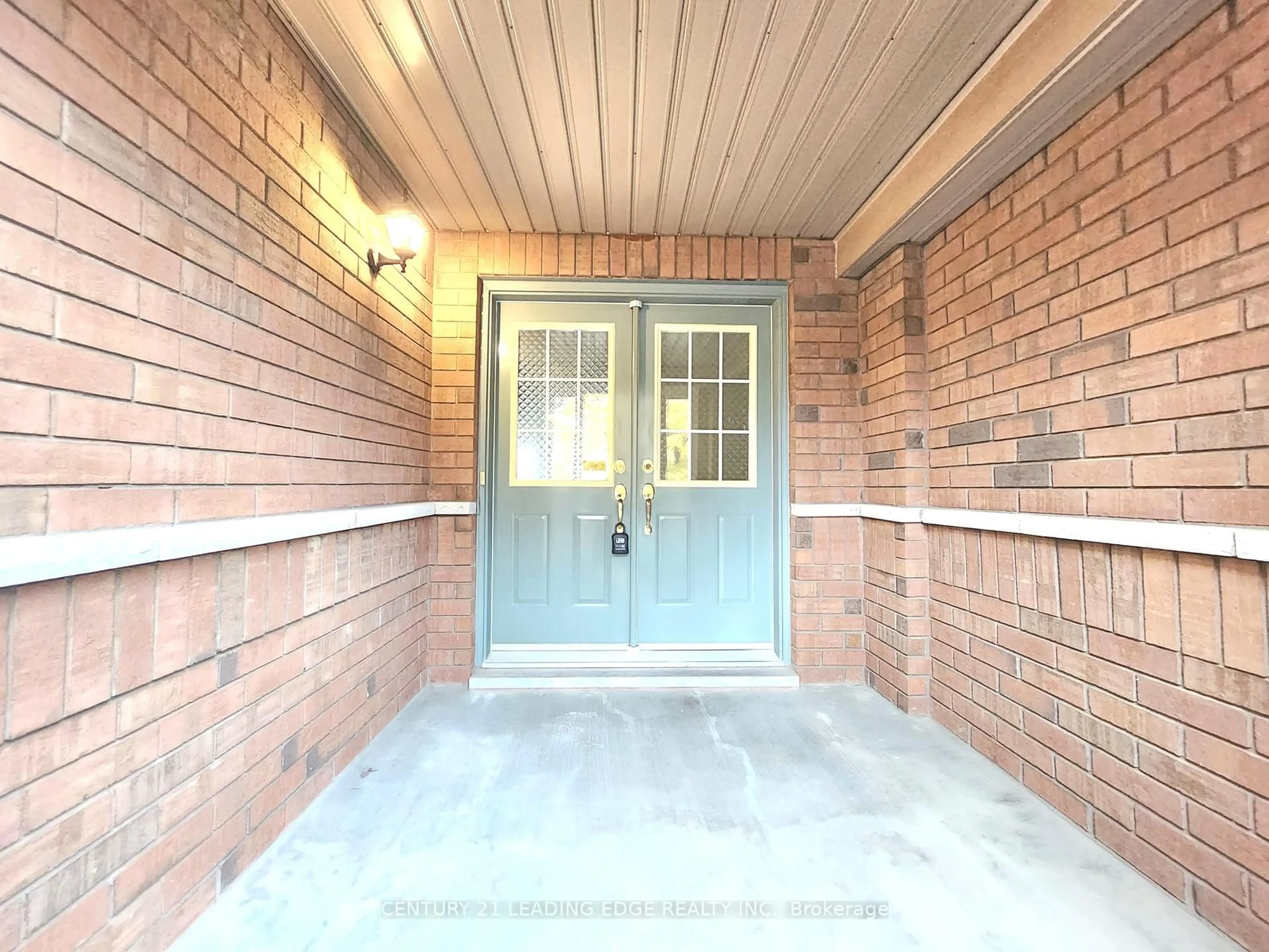 Indoor entryway for 63 Peninsula Cres, Richmond Hill Ontario L4S 1V1