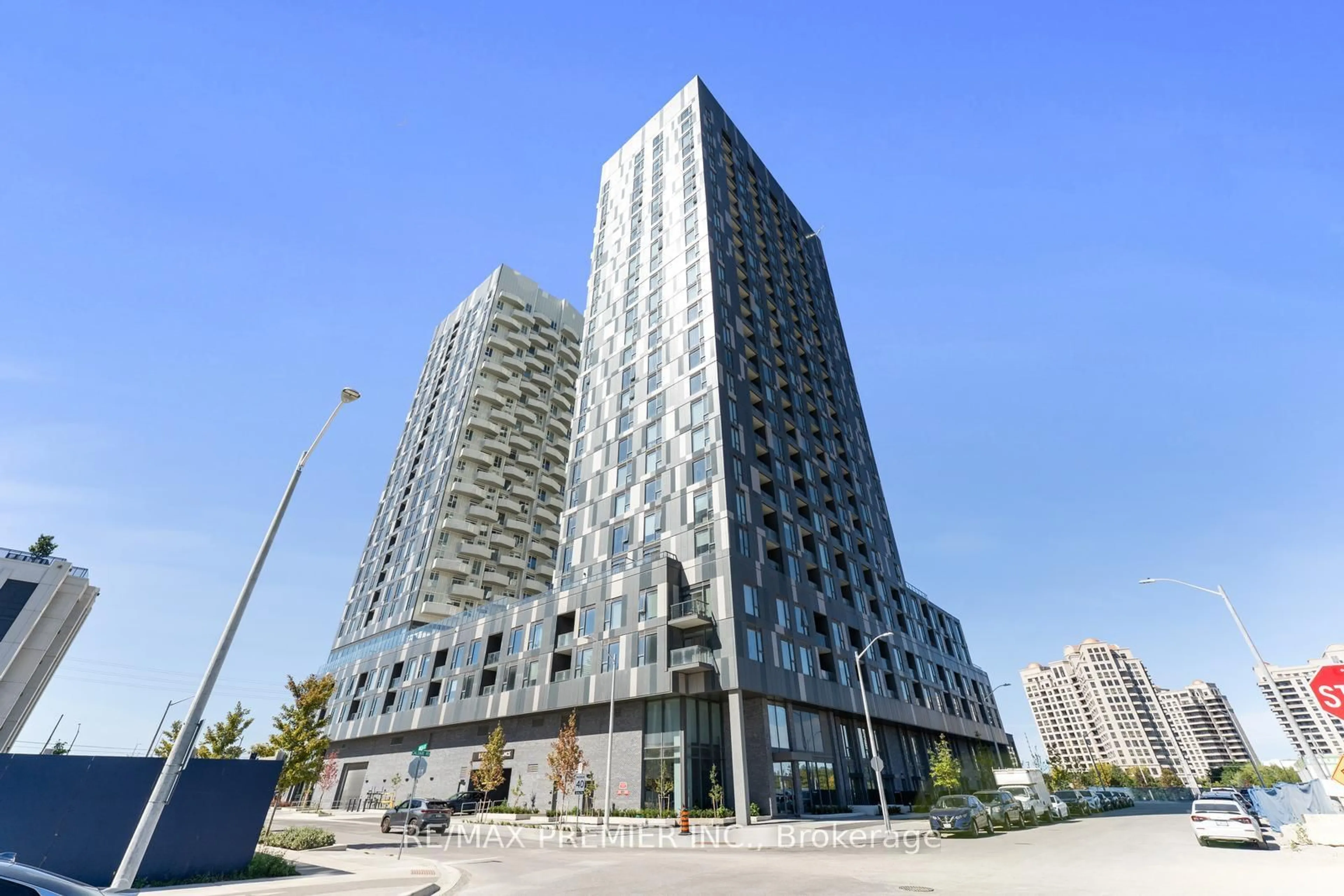 Indoor foyer for 474 Caldari Rd #2206, Vaughan Ontario L4K 0R5