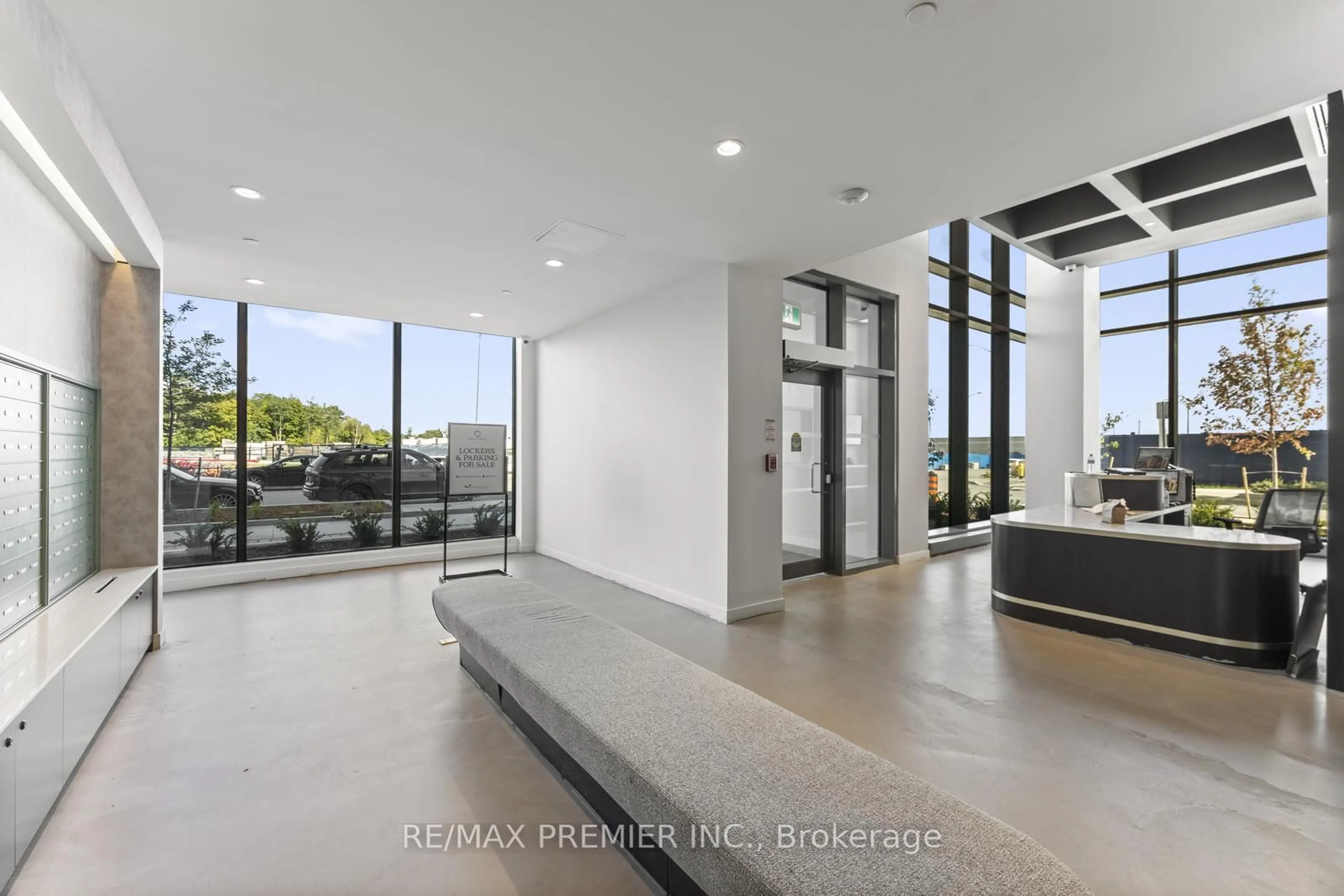 Indoor foyer for 474 Caldari Rd #2206, Vaughan Ontario L4K 0R5