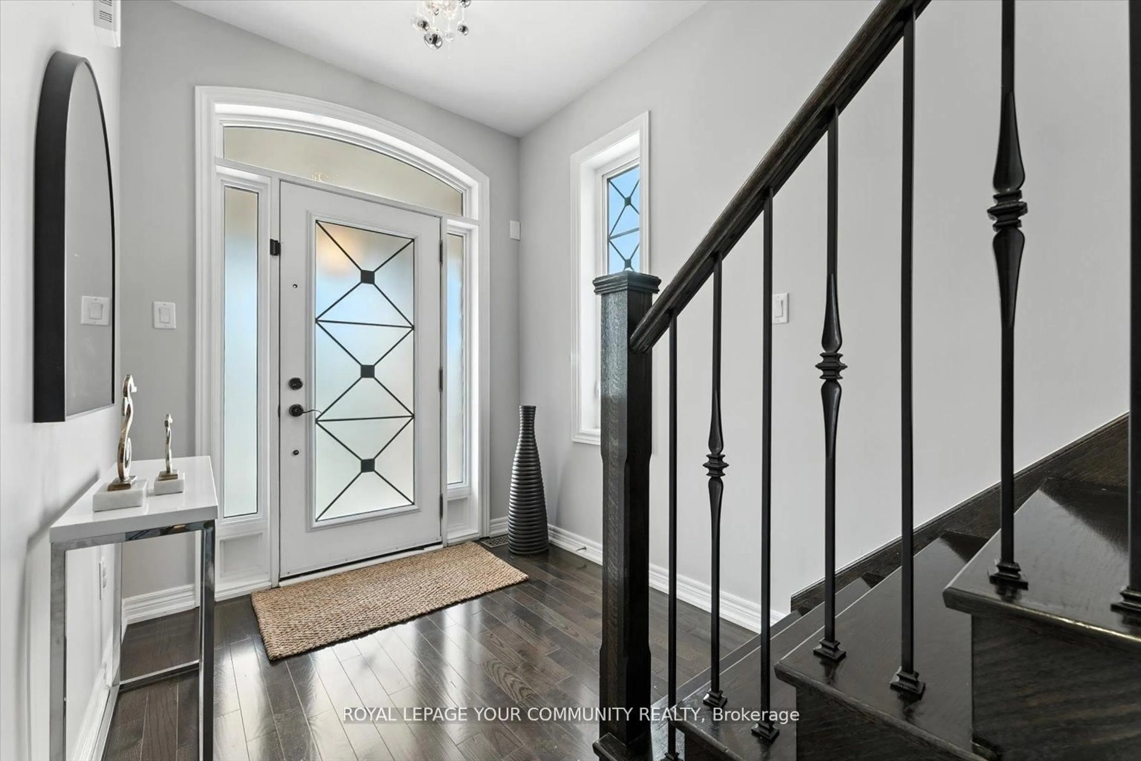 Indoor entryway for 27 Hansard Dr, Vaughan Ontario L4H 0V7