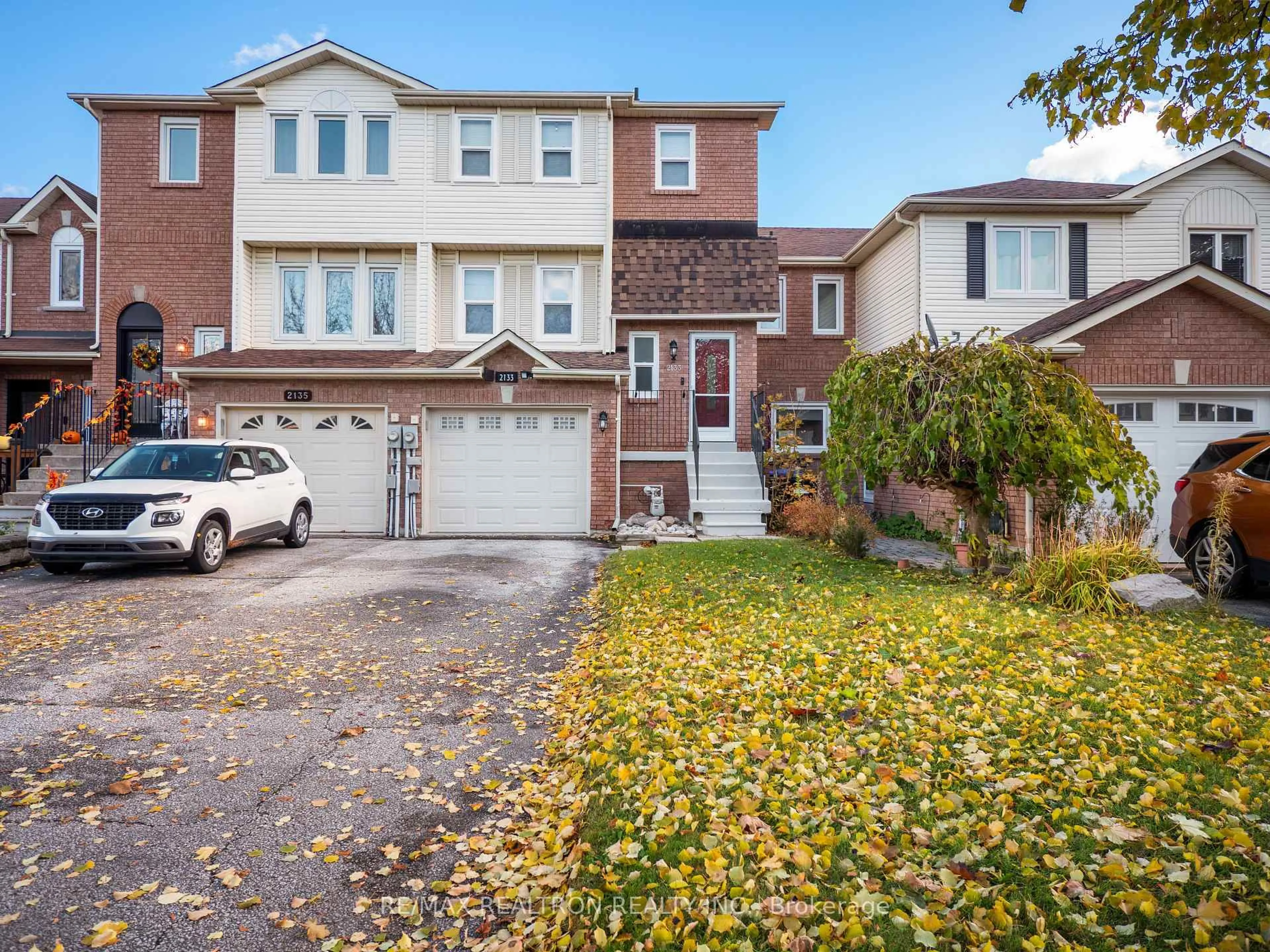 Home with brick exterior material, street for 2133 Ferguson St, Innisfil Ontario L9S 1X5