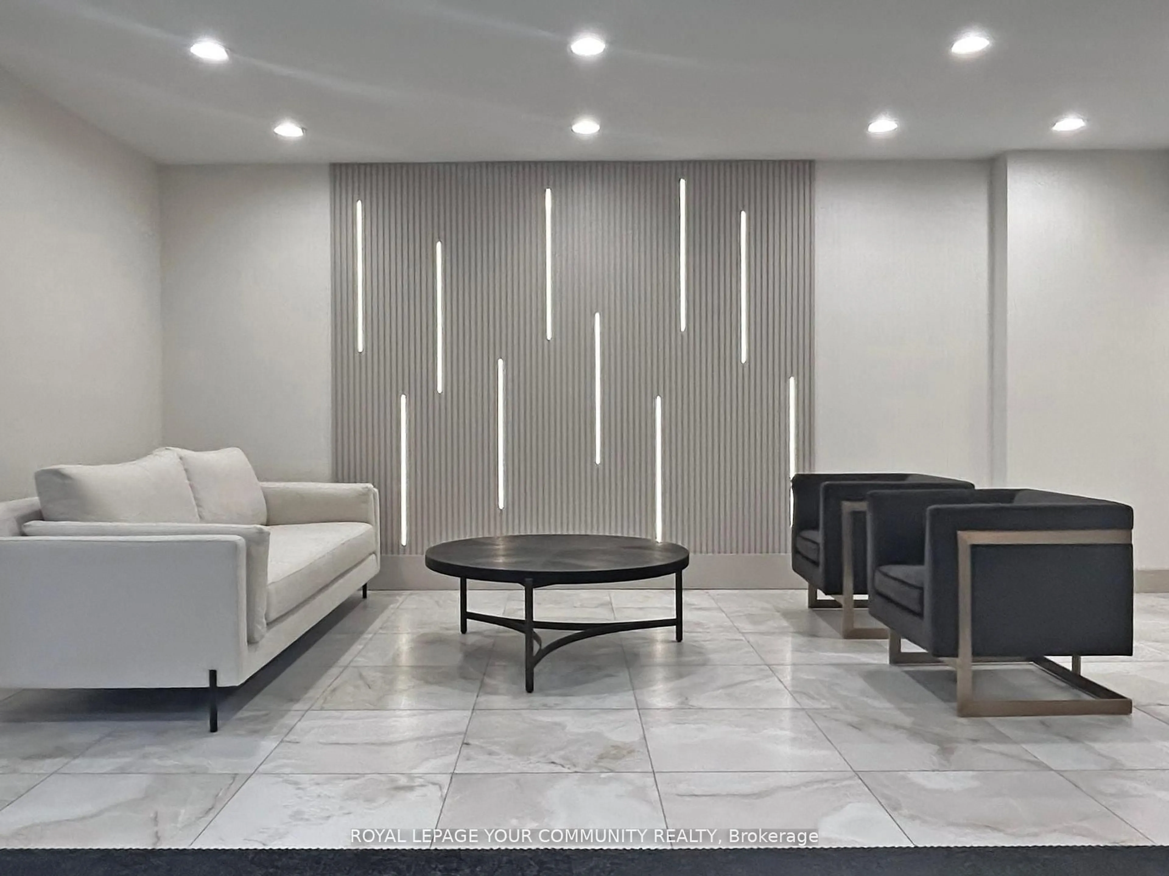 Lobby for 32 Clarissa Dr #324, Richmond Hill Ontario L4C 9R7