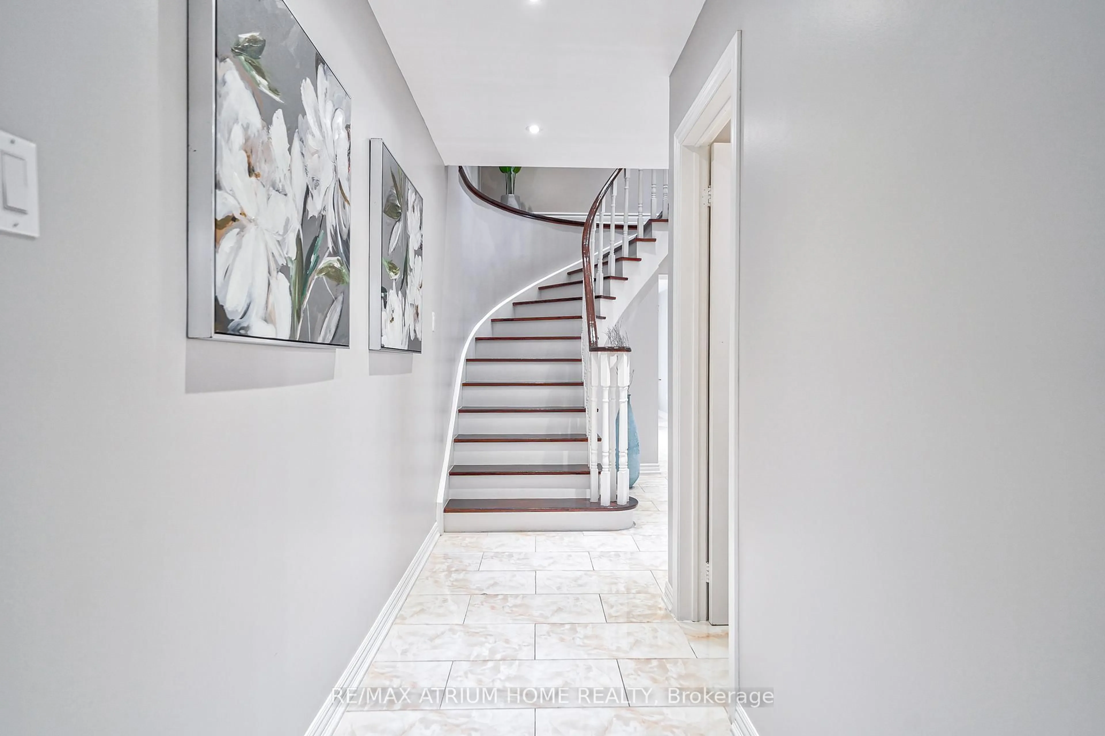 Unknown for 10 Olivewood Dr, Markham Ontario L3S 3E3